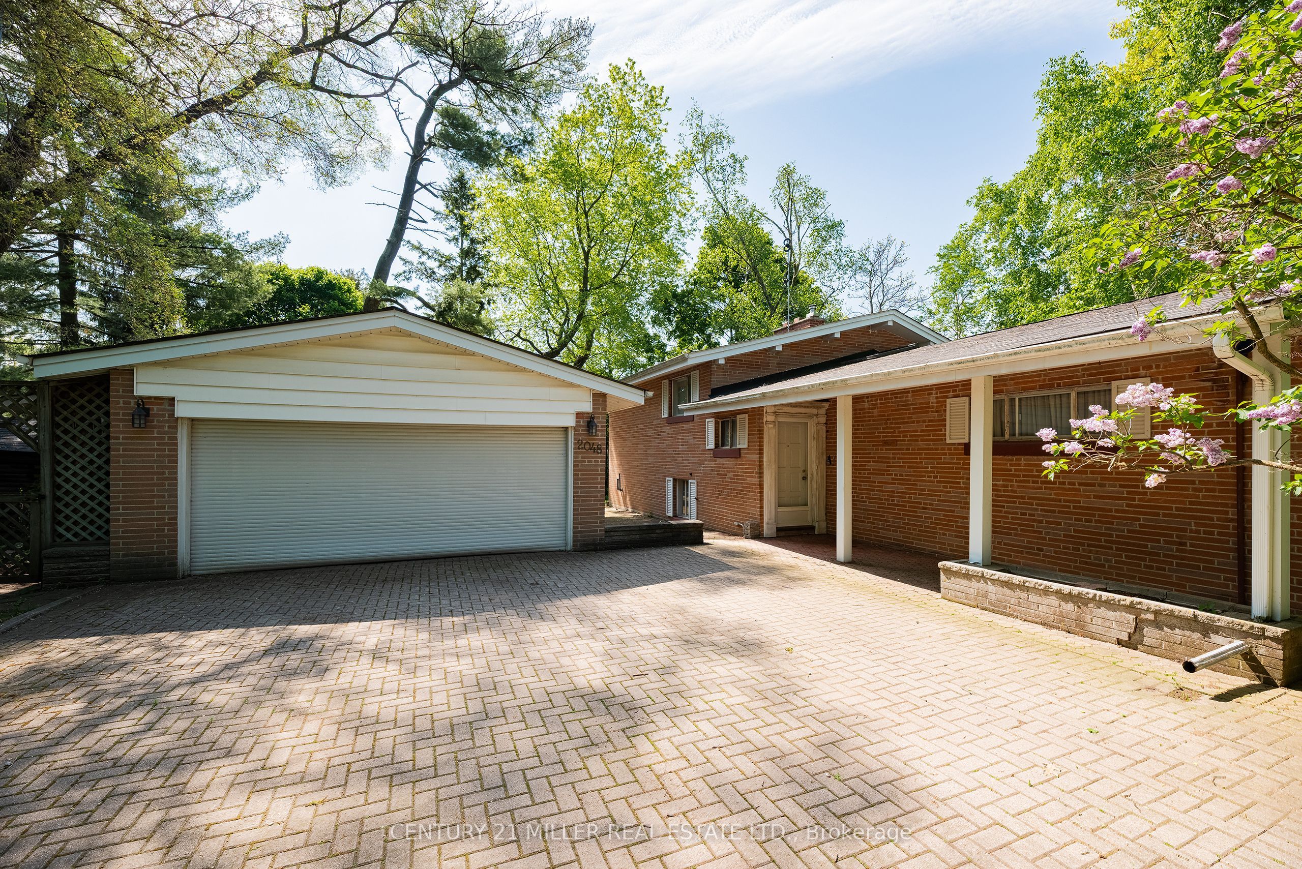 2048 Elmhurst Avenue, Oakville, ON L6J 1X1 photo 2