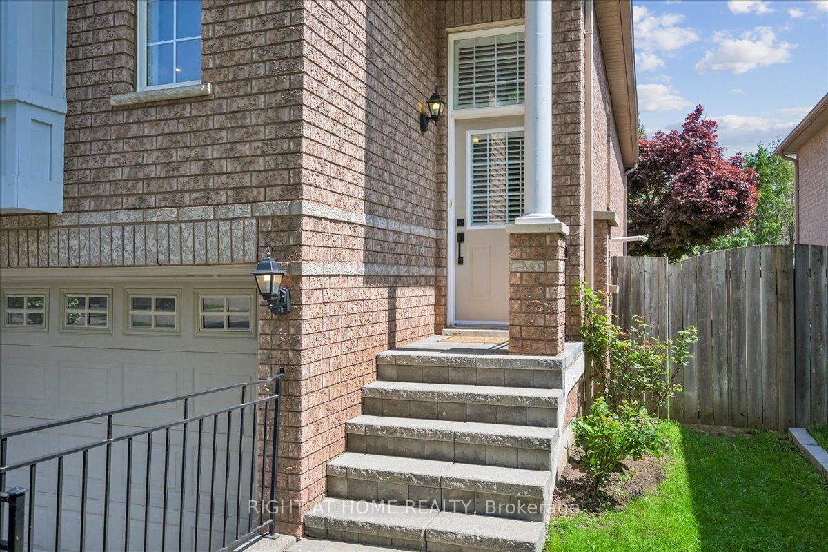 2225 Hummingbird Way, Oakville, ON L6M 3Z6 photo 4