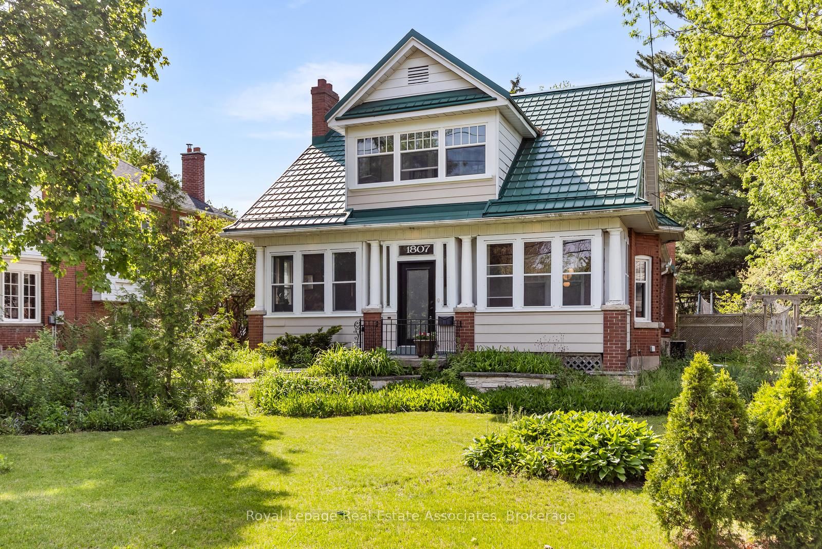 1807 Balsam Avenue, Mississauga, ON L5J 1L3