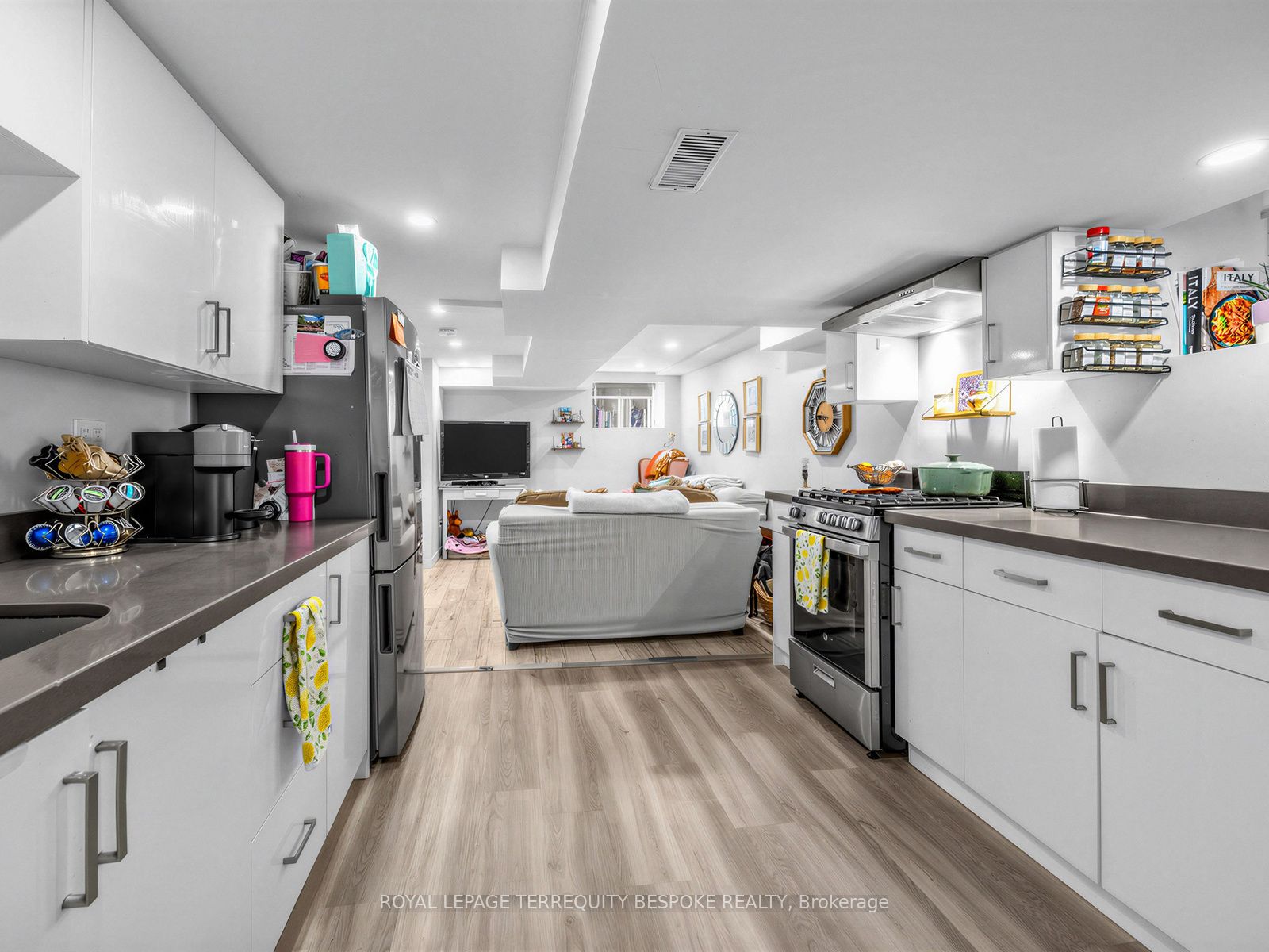61 Chelsea Avenue #1 - lower, Toronto, ON M6P 1B9 photo 5