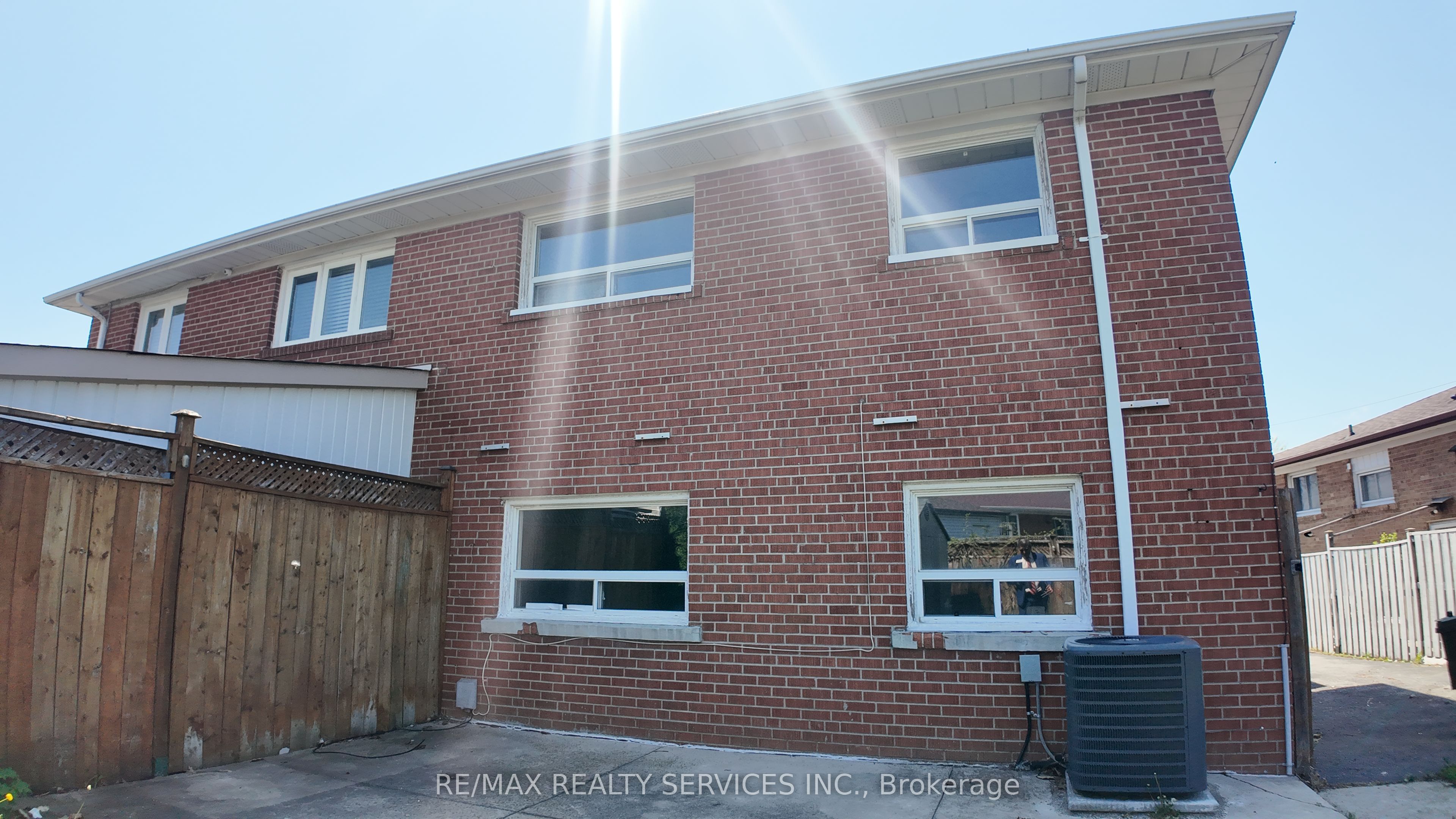 33 Bimini Crescent, Toronto, ON M3N 1S1 photo 3