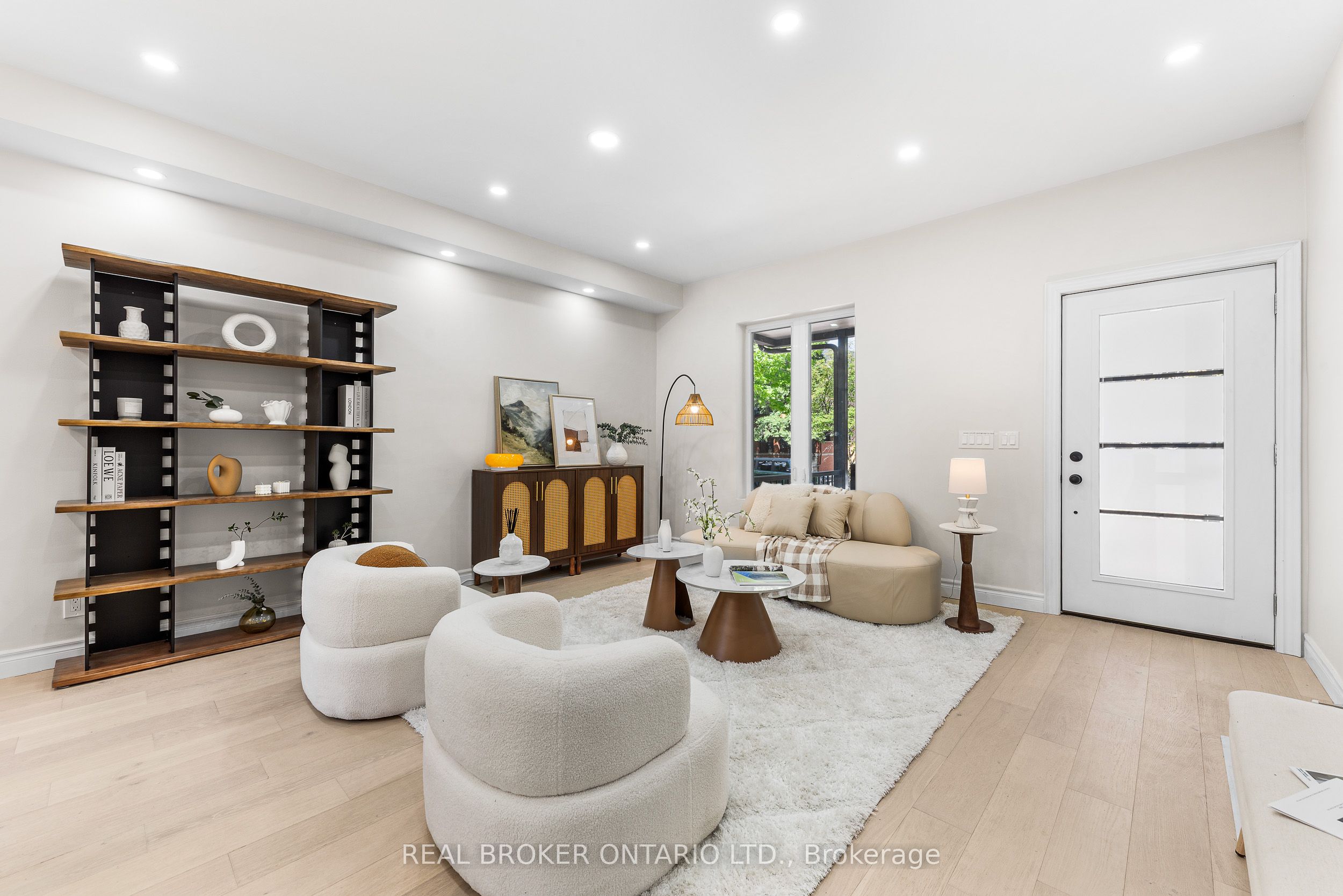 806 Gladstone Avenue, Toronto, ON M6H 3J6 photo 2