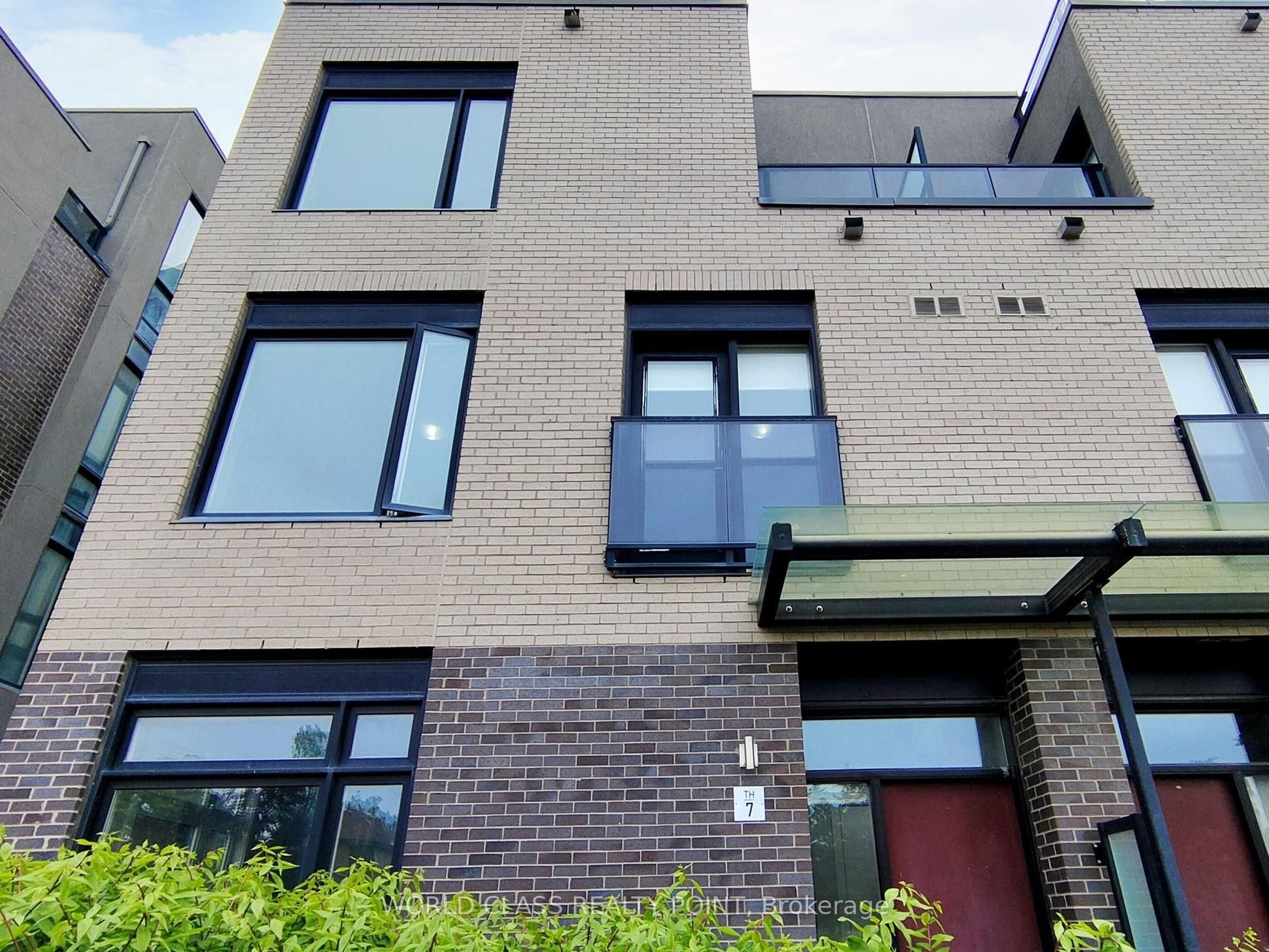 4070 Parkside Village Drive 7, Mississauga, ON L5B 0K2