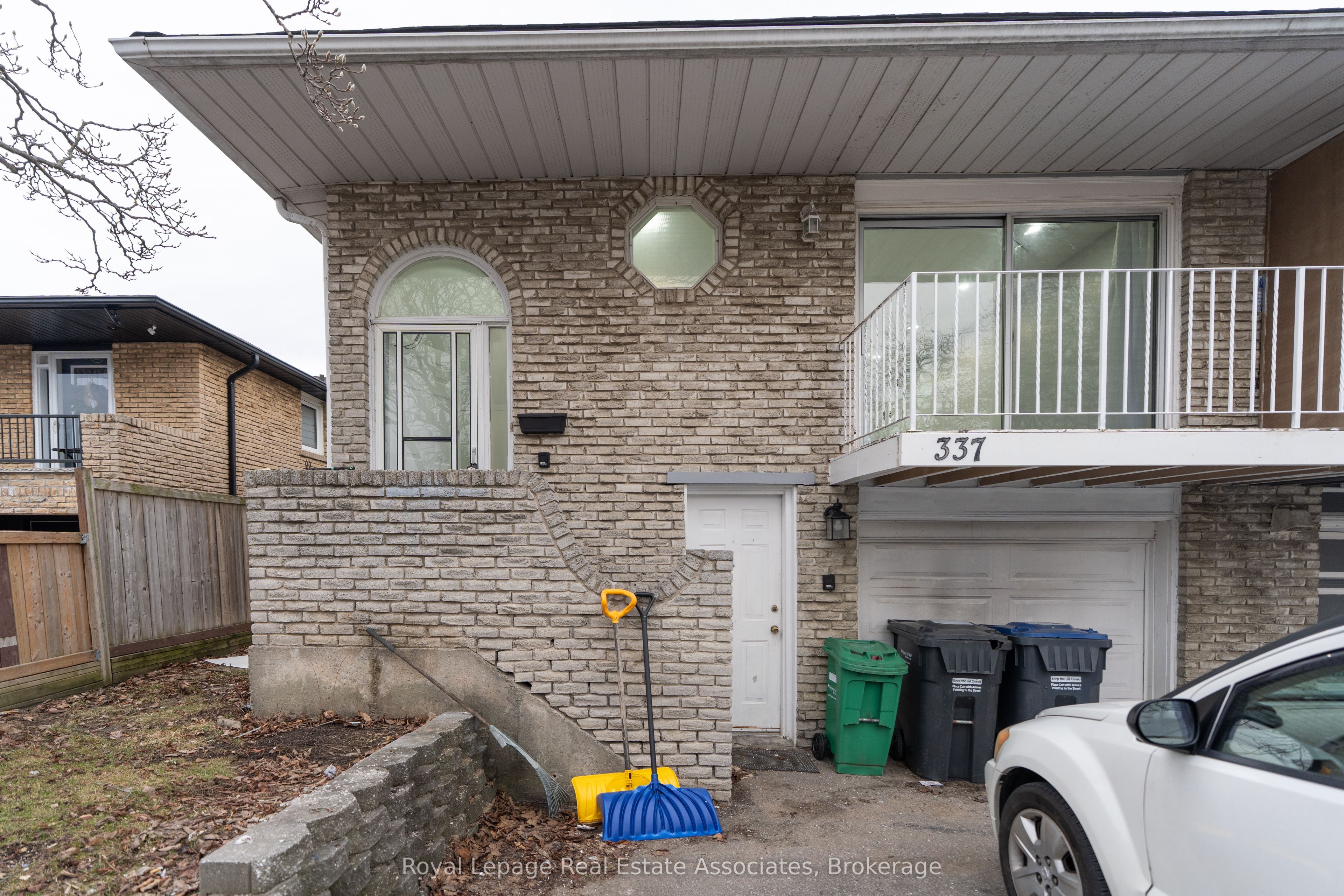 337 Hansen Road N, Brampton, ON L6V 2Y2