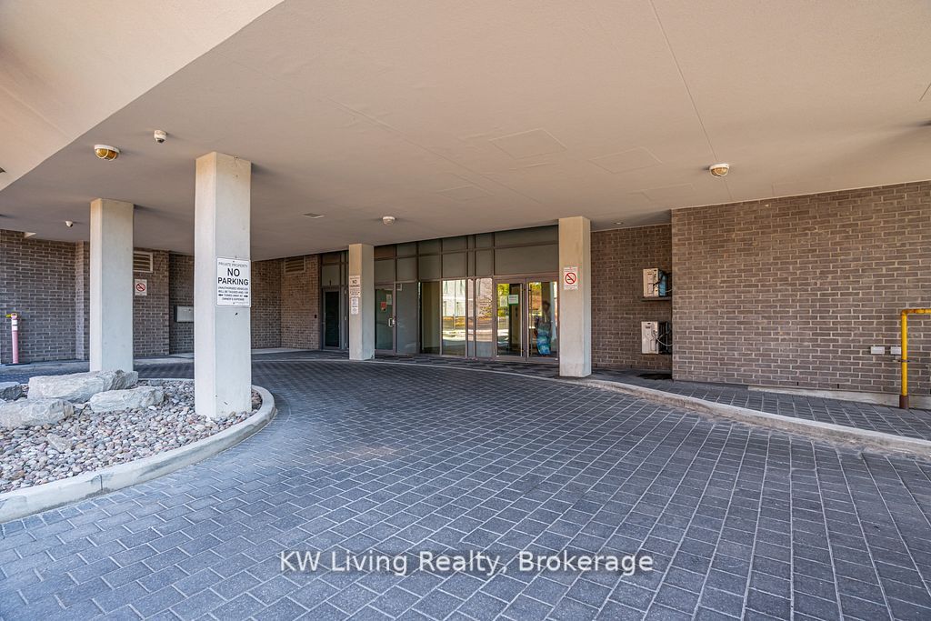 16 McAdam Avenue 507, Toronto, ON M6A 0B9 photo 3