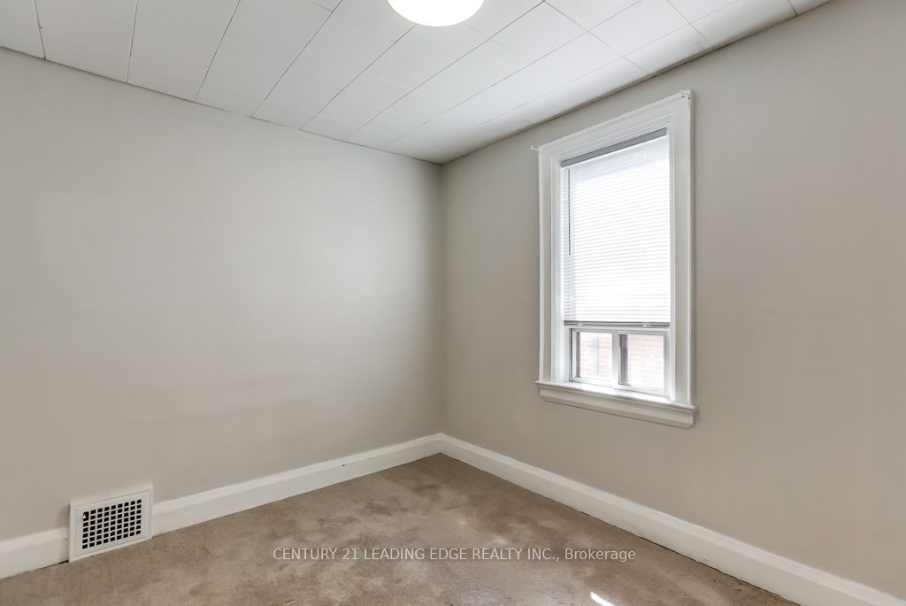 26 Grandville Avenue, Toronto, ON M6N 4T9 photo 2