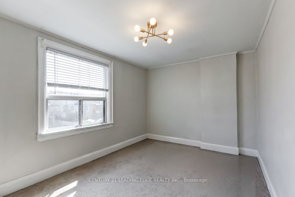 26 Grandville Avenue, Toronto, ON M6N 4T9 photo 3