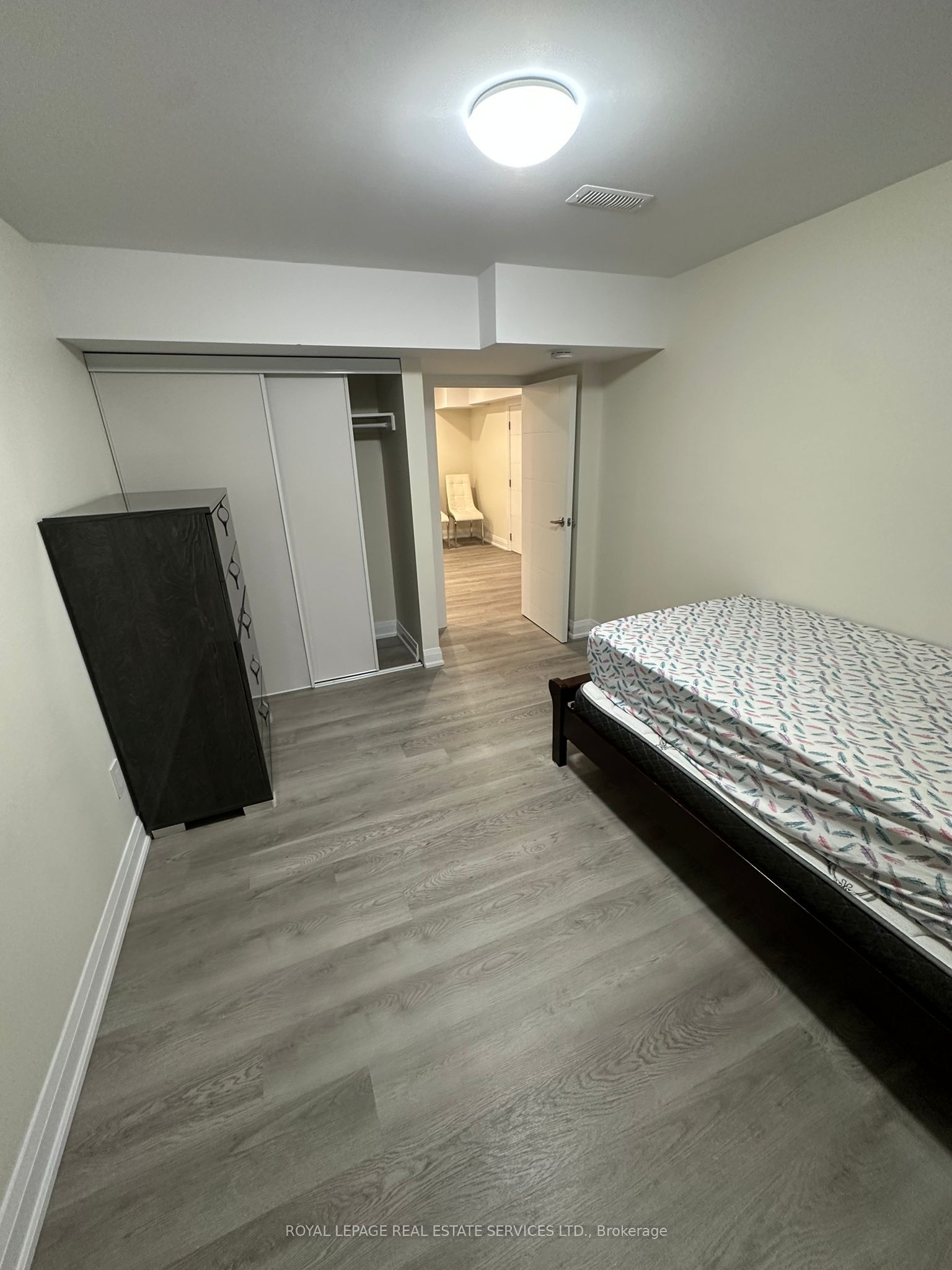 2389 Morrison Avenue Bsmt, Mississauga, ON L5C 3C6 photo 2