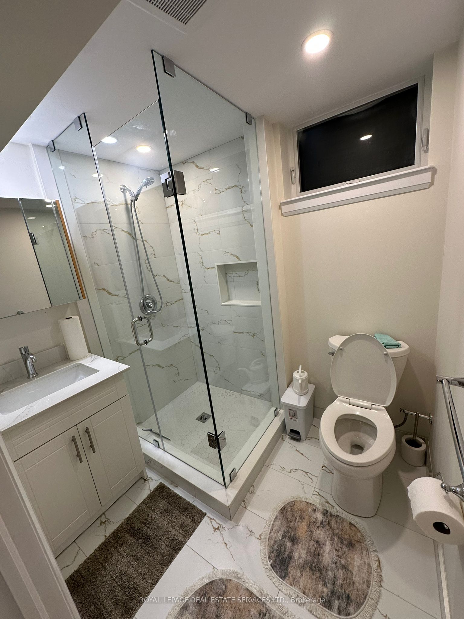 2389 Morrison Avenue Bsmt, Mississauga, ON L5C 3C6 photo 4
