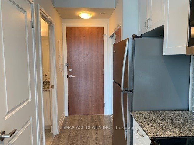 2800 Keele Street 909, Toronto, ON M3M 2G4 photo 4