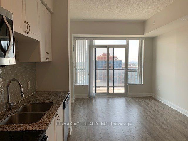 2800 Keele Street 909, Toronto, ON M3M 2G4 photo 5