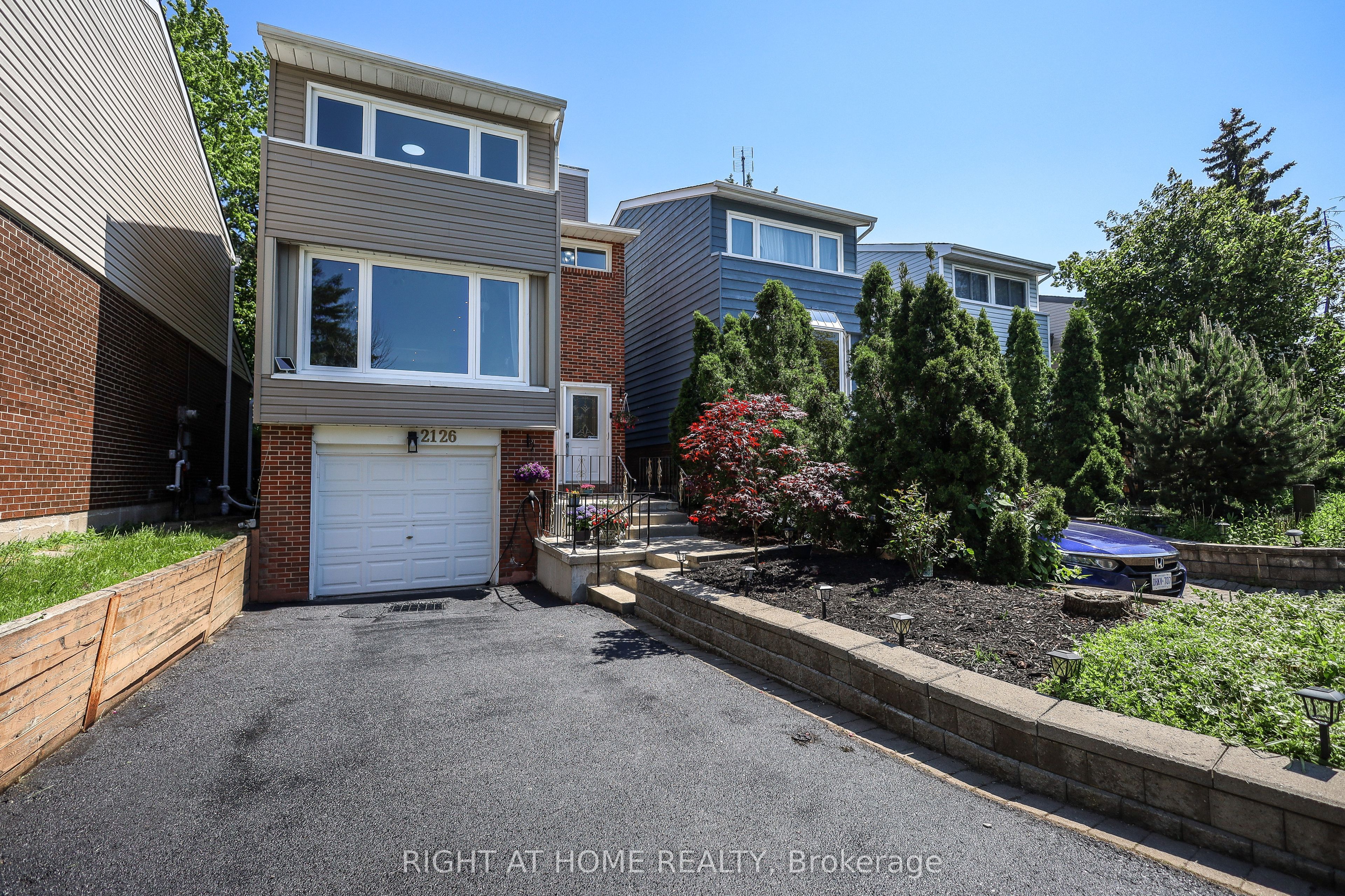 2126 Millway Gate, Mississauga, ON L5L 1R3