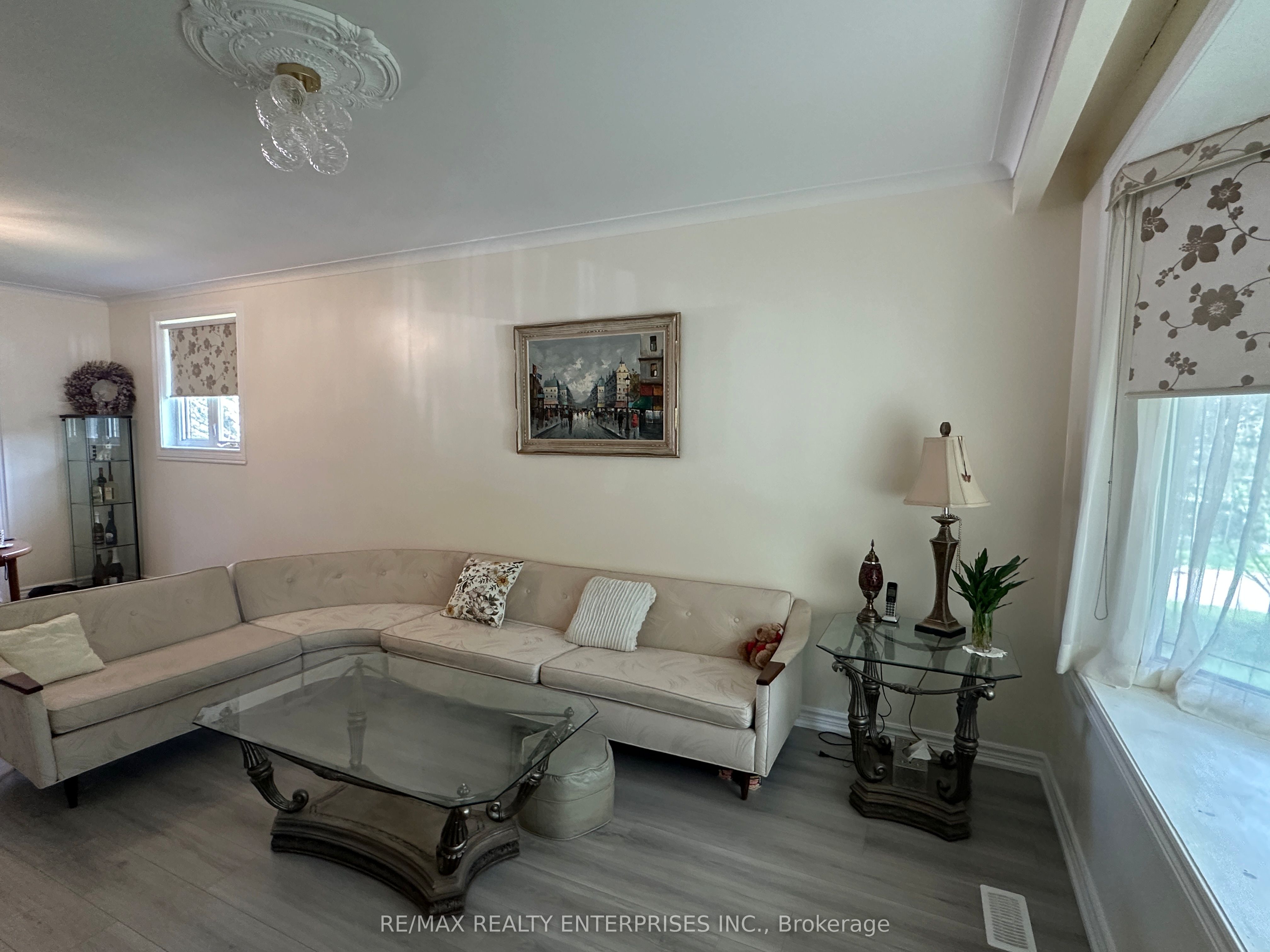 1571 Muir Road, Mississauga, ON L5E 2J3 photo 5