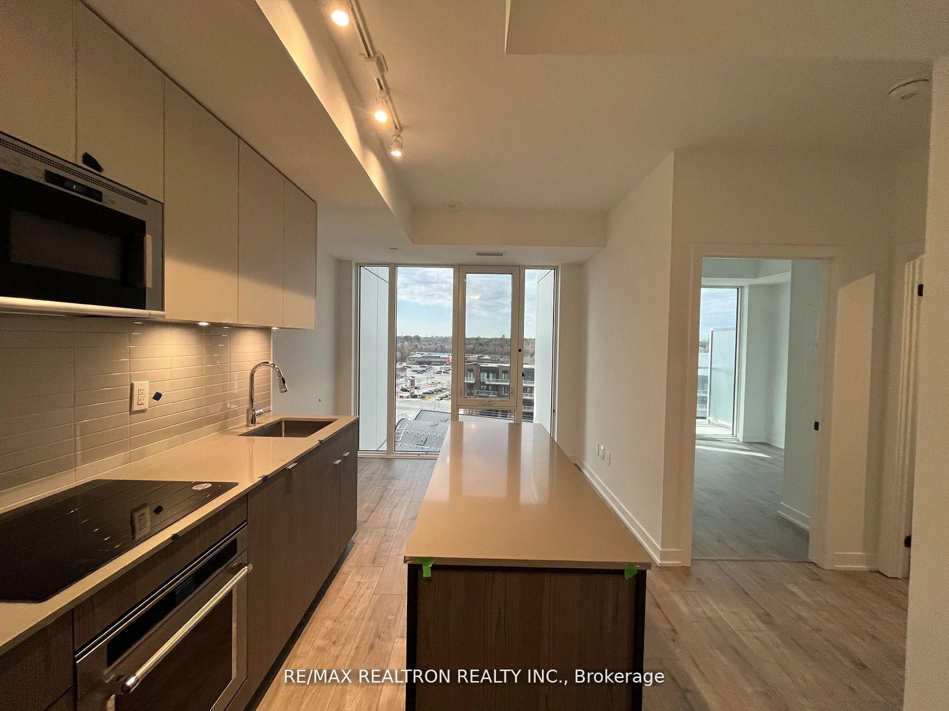 220 Missinnihe Way 817, Mississauga, ON L5H 0A9 photo 3