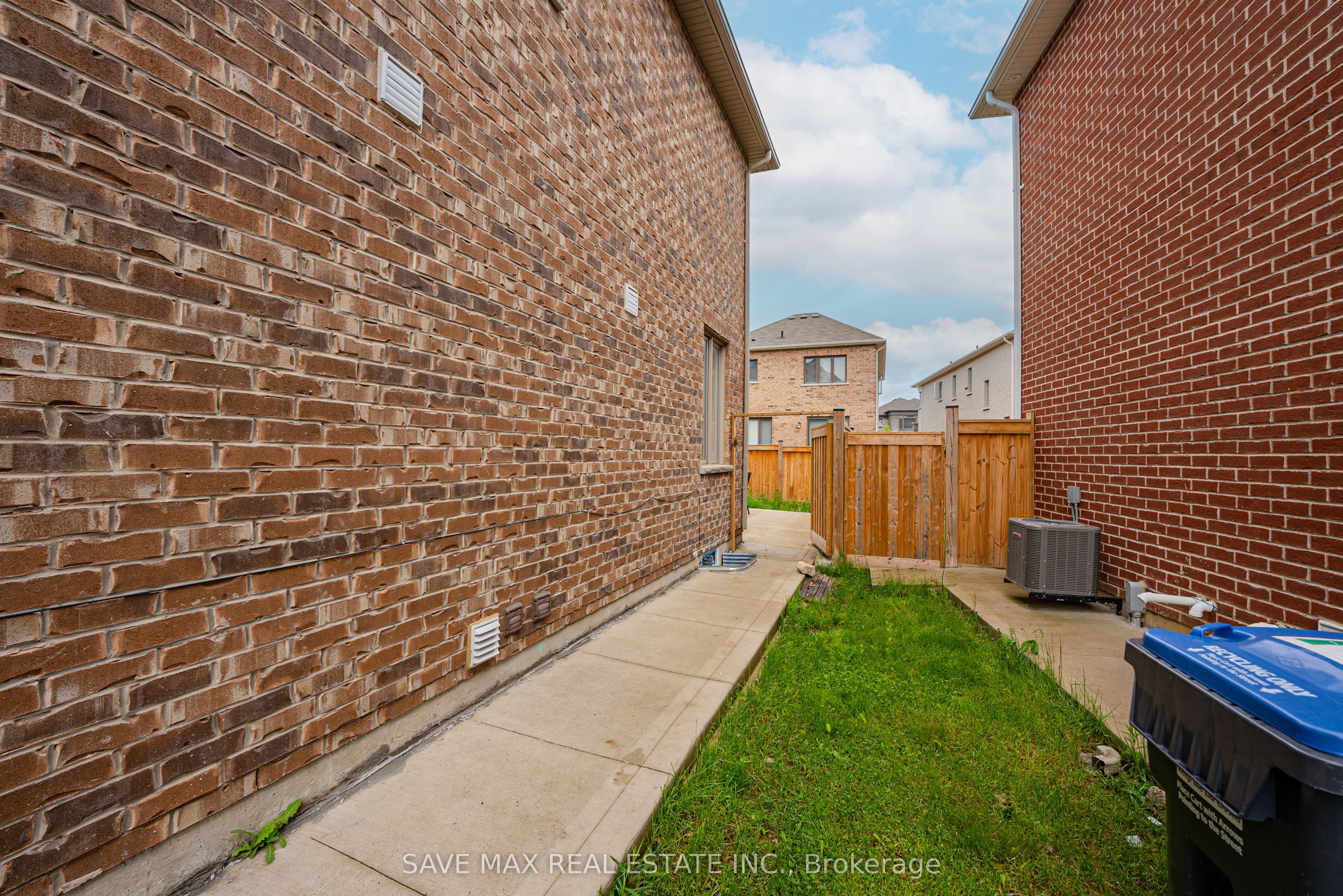 19 Boat Street, Brampton, ON L7A 5C9 photo 3
