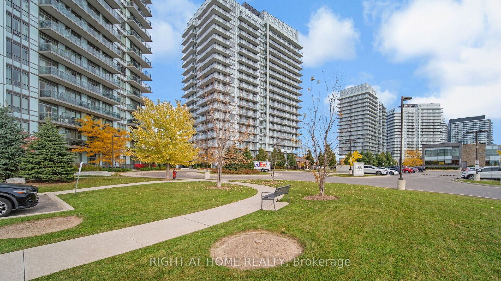 4655 Glen Erin Drive 206, Mississauga, ON L5M 0Z1 photo 2