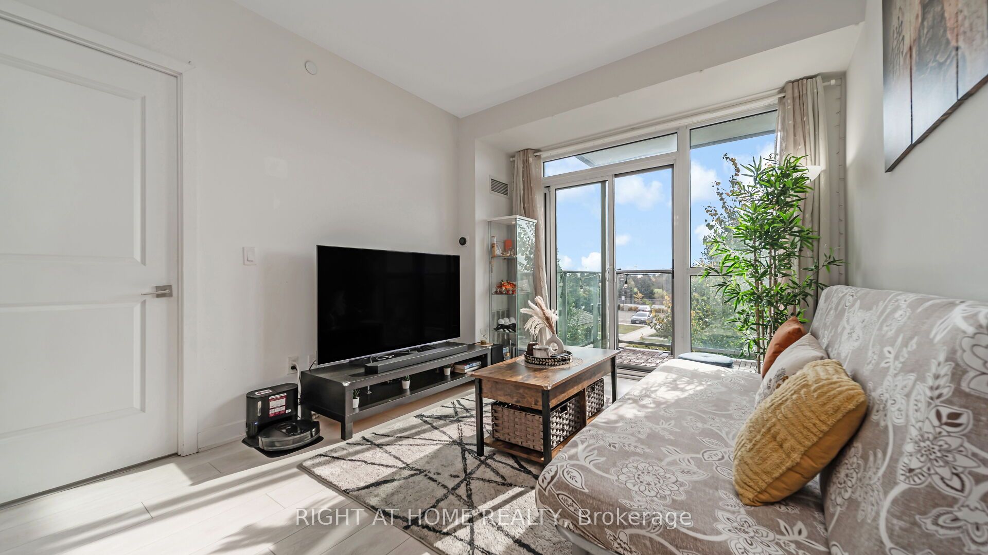 4655 Glen Erin Drive 206, Mississauga, ON L5M 0Z1 photo 3