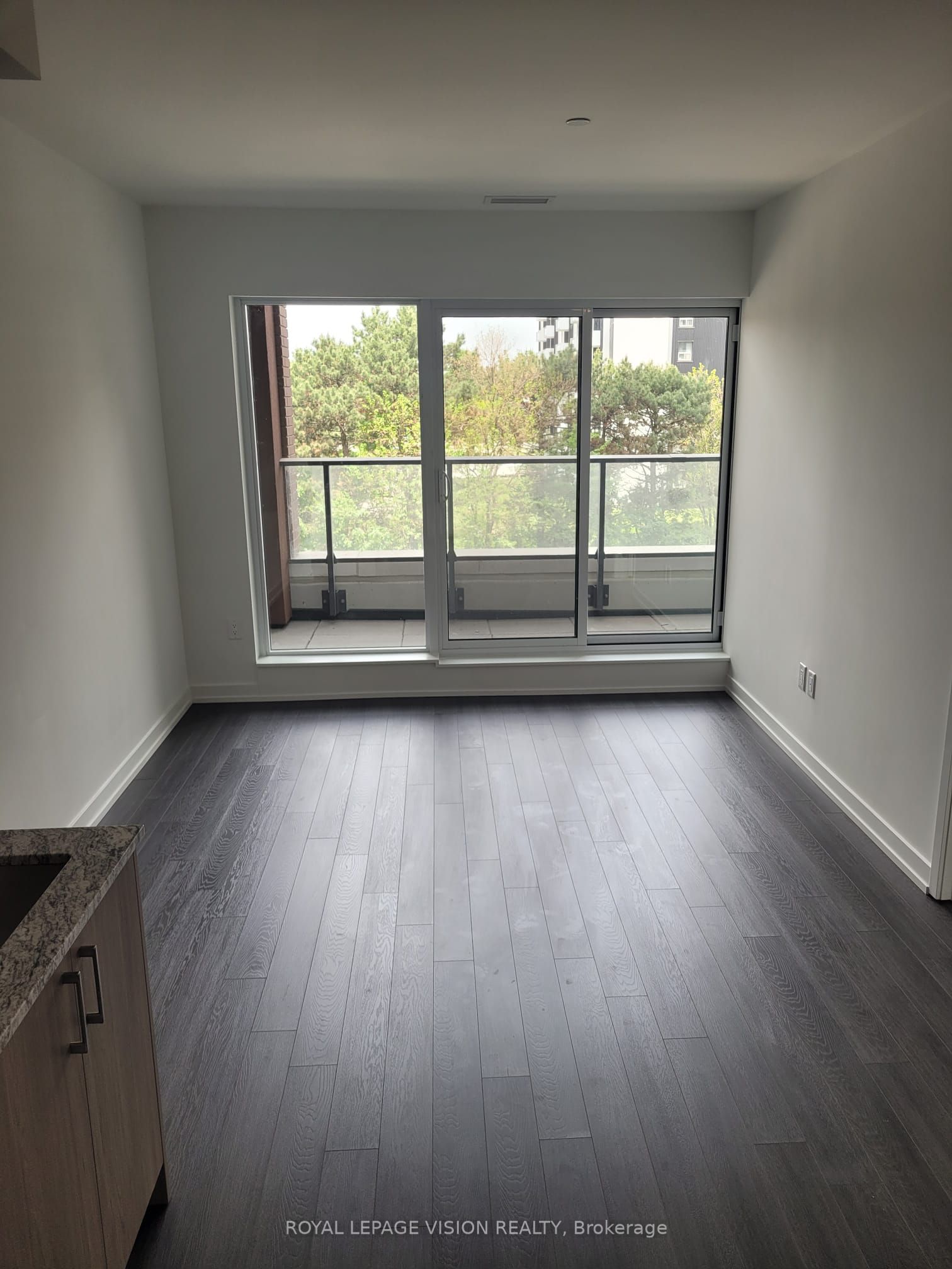 4010 Eglinton Avenue W 408, Toronto, ON M9A 0G5 photo 3