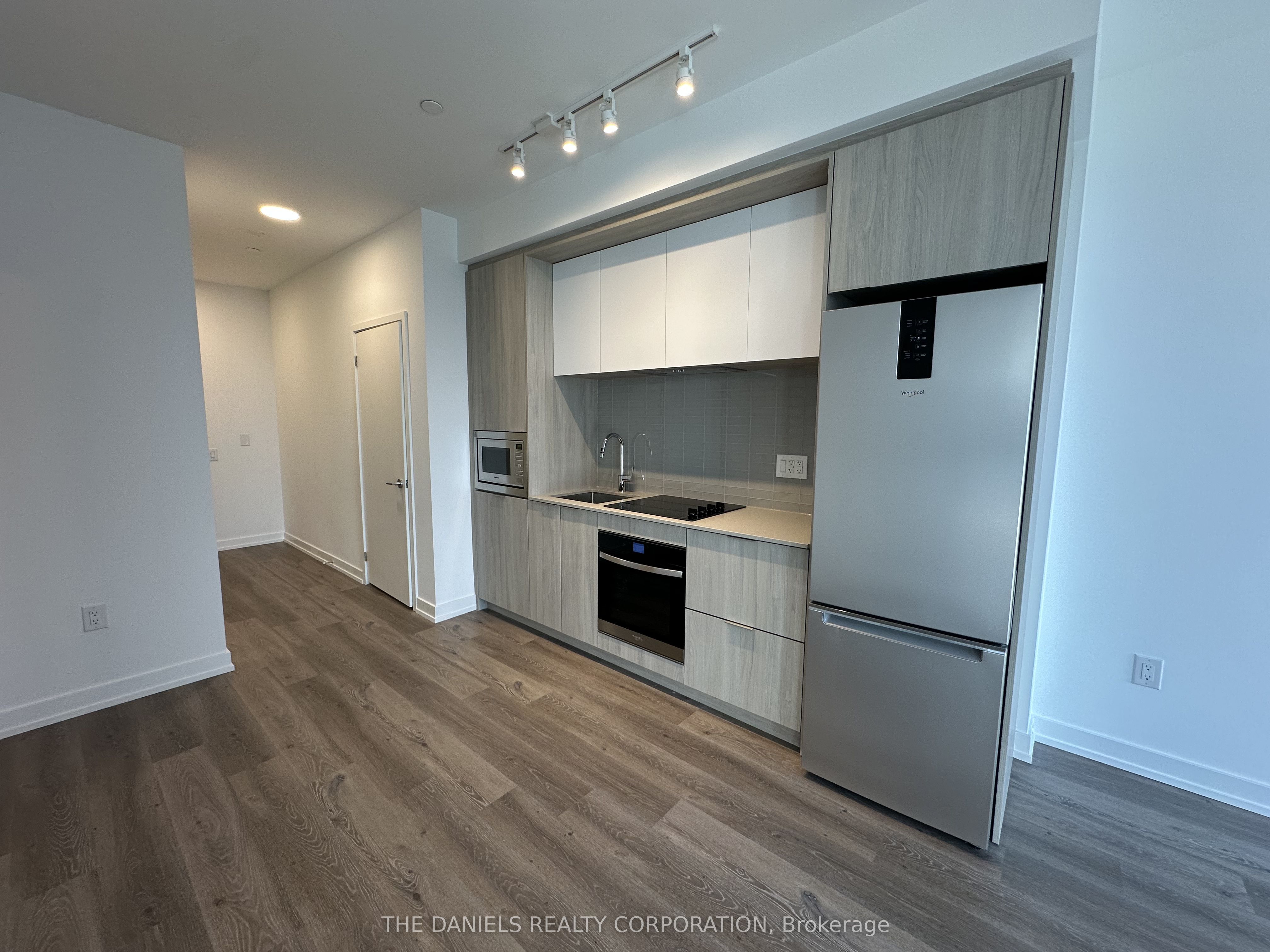 395 Square One Drive 2712, Mississauga, ON L5B 0P6 photo 4