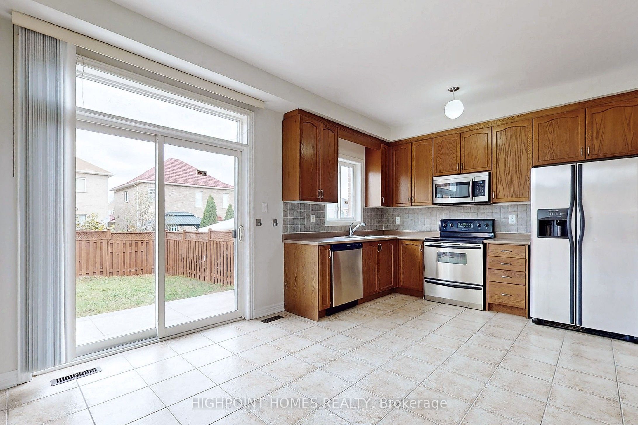 8 Martree Crescent, Brampton, ON L6V 4R2 photo 2