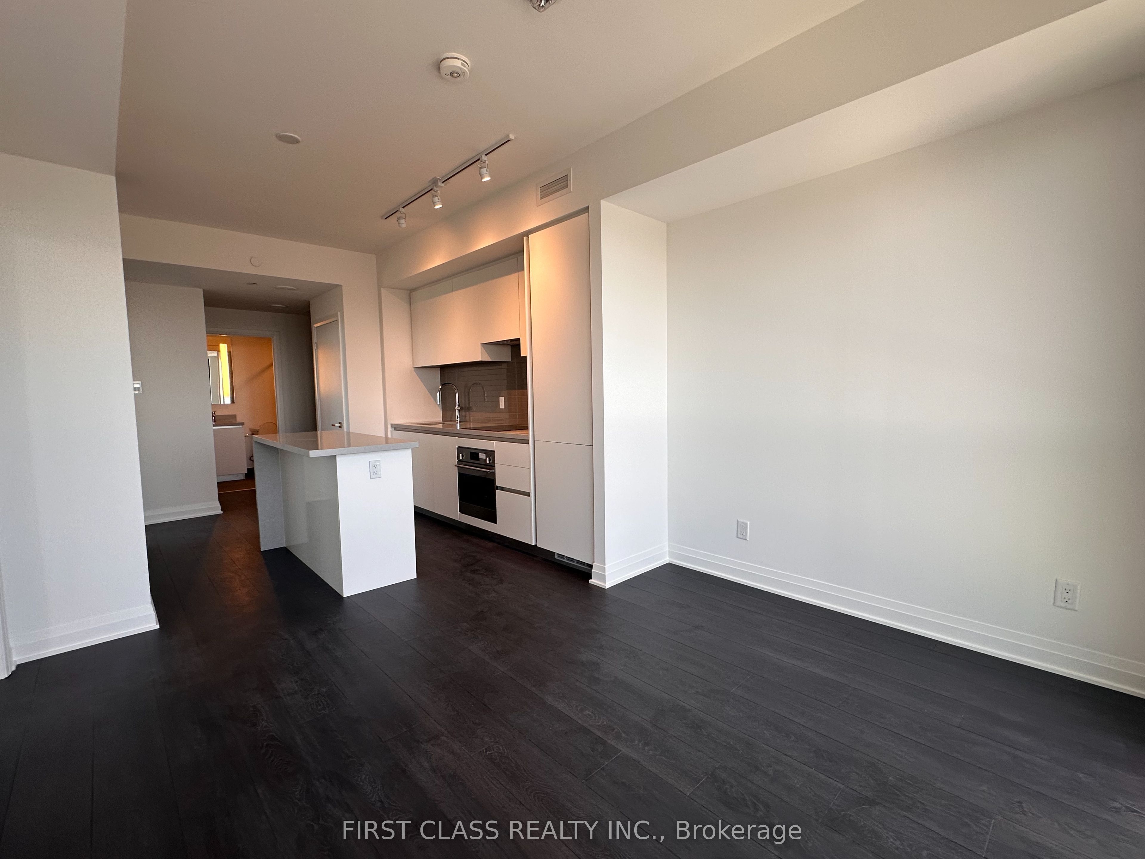 4015 The Exchange N/A 5907, Mississauga, ON L5B 0N9 photo 4