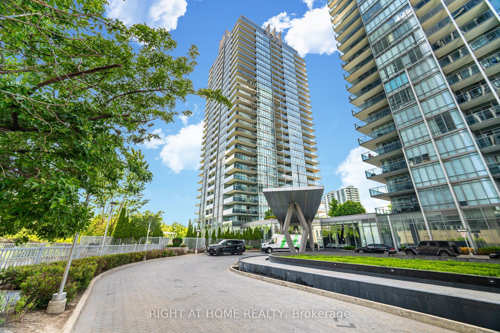88 Park Lawn Road 3005, Toronto, ON M8Y 0B5 photo 2