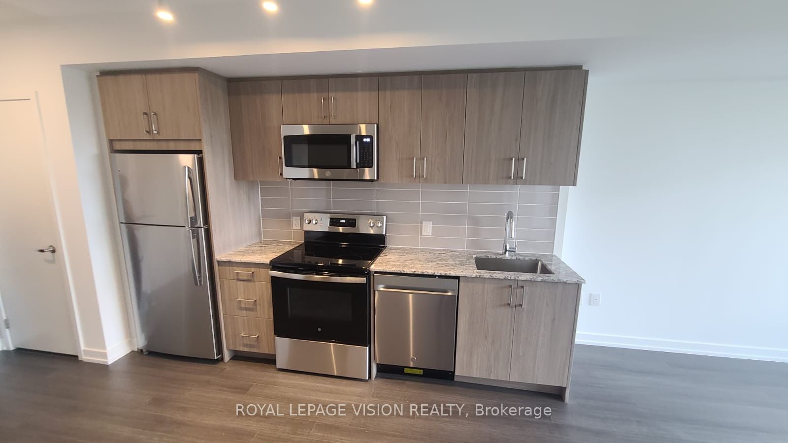 4010 Eglinton Avenue W 508, Toronto, ON M9A 0G5 photo 4