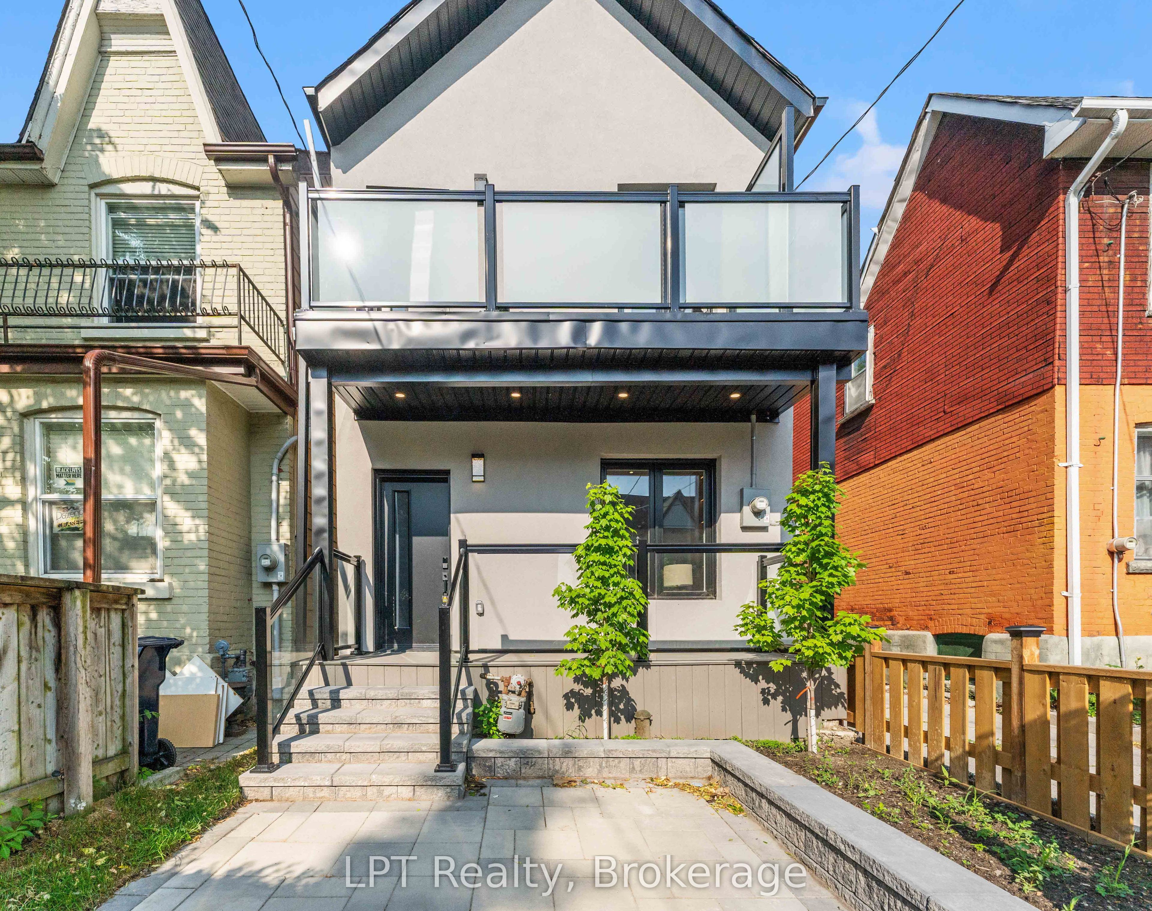 204 Franklin Avenue, Toronto, ON M6P 3Z3