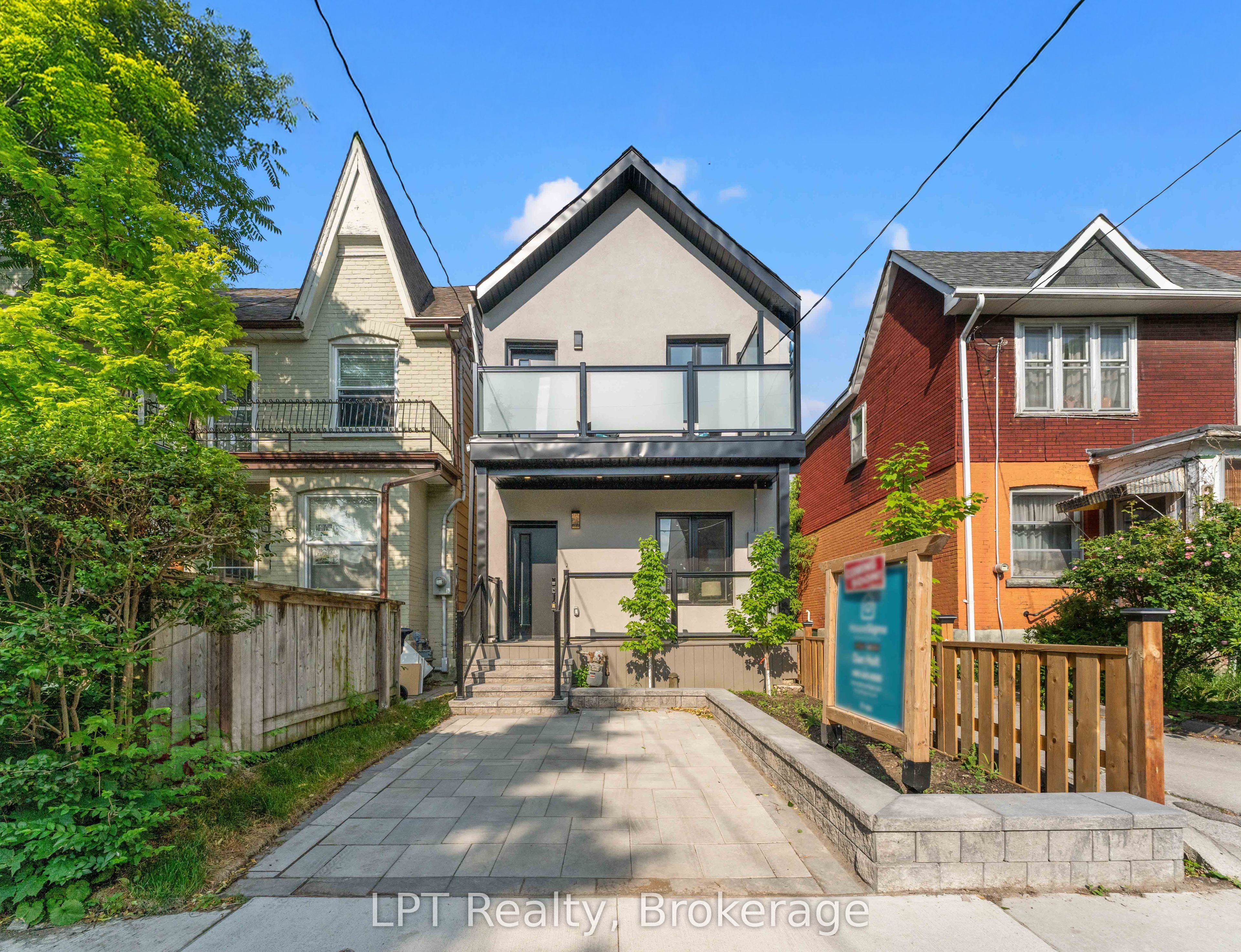 204 Franklin Avenue, Toronto, ON M6P 3Z3 photo 2