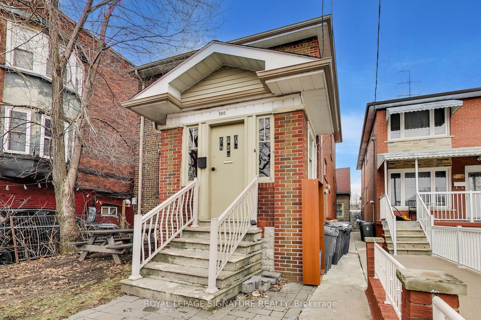 300 Concord Avenue, Toronto, ON M6H 2P6 photo 2