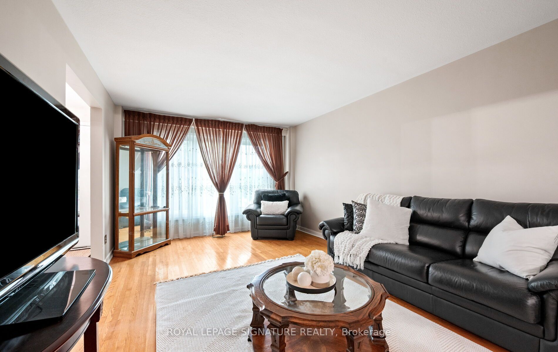 1142 Alexandra Avenue, Mississauga, ON L5E 2A5 photo 4