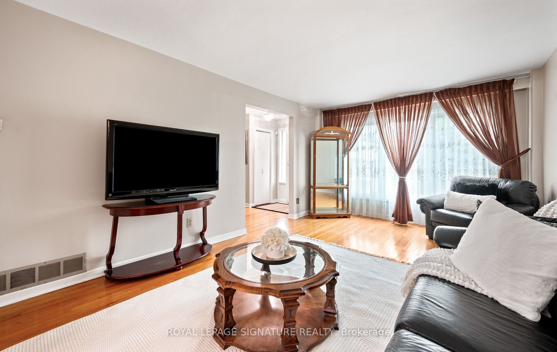 1142 Alexandra Avenue, Mississauga, ON L5E 2A5 photo 5