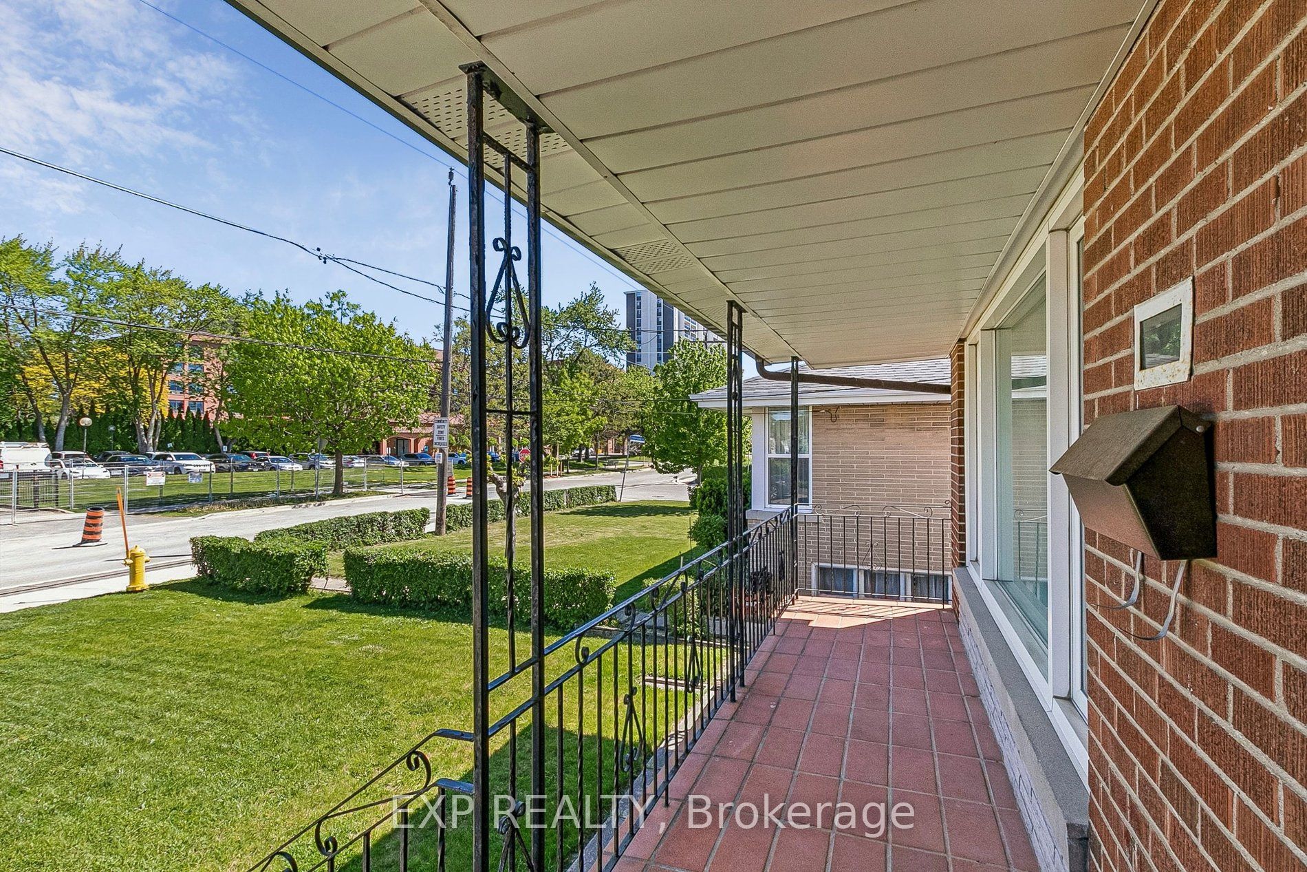51 W playfair Avenue, Toronto, ON M6B 2P8 photo 5