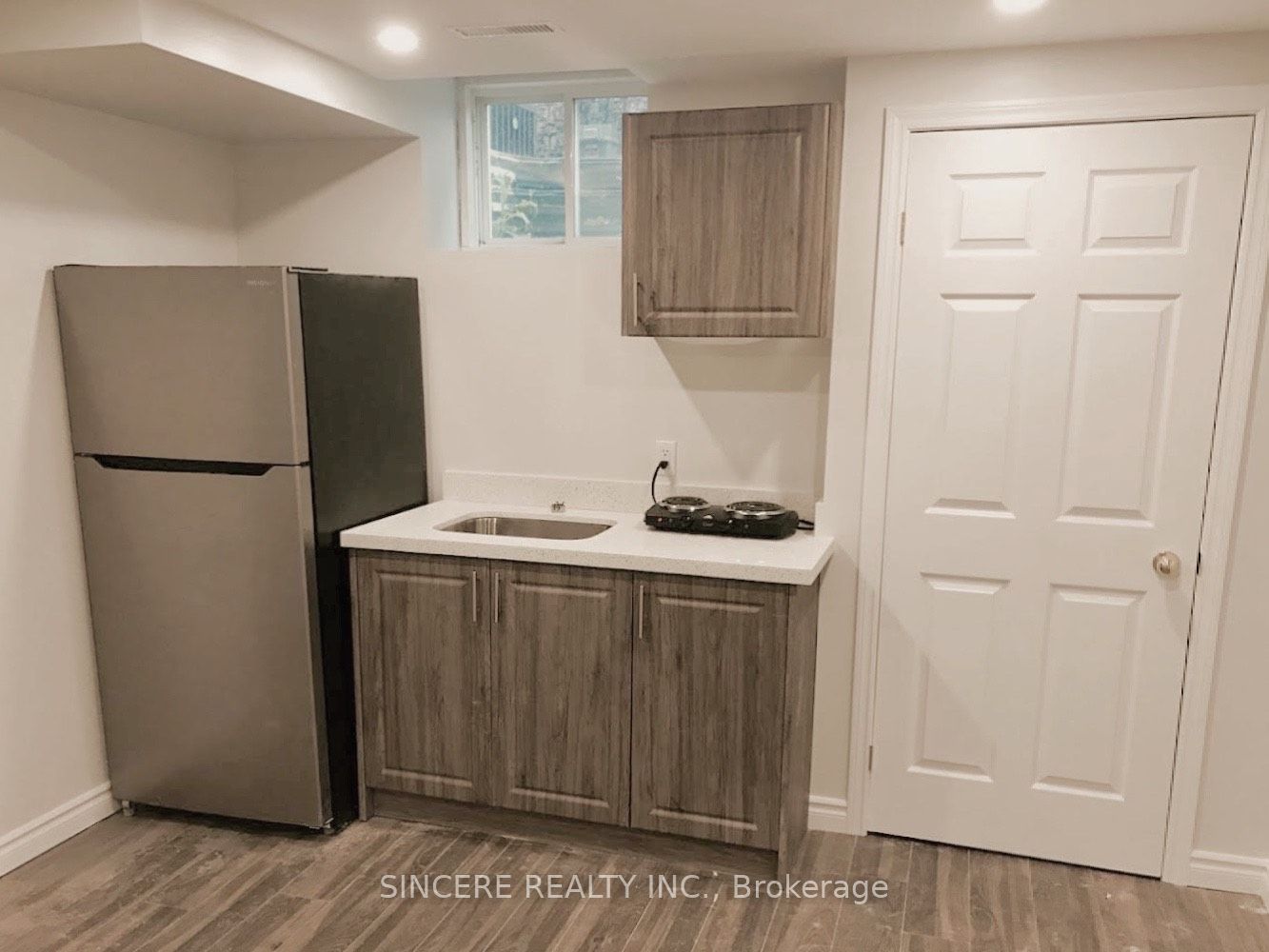 5872 Osprey Boulevard Lower, Mississauga, ON L5N 8J7 photo 3