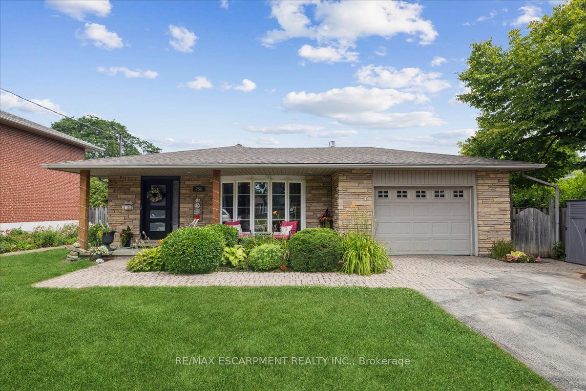 755 Parker Crescent, Burlington, ON L7R 3A5