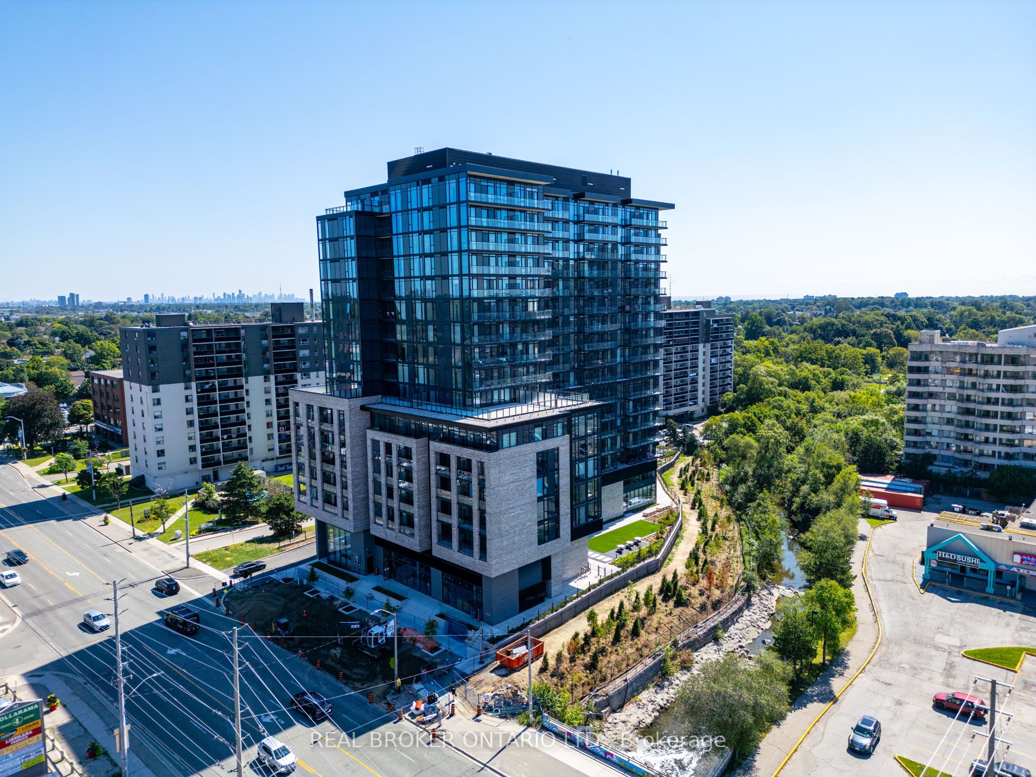 86 Dundas Street E 1602, Mississauga, ON L5A 0B1 photo 3