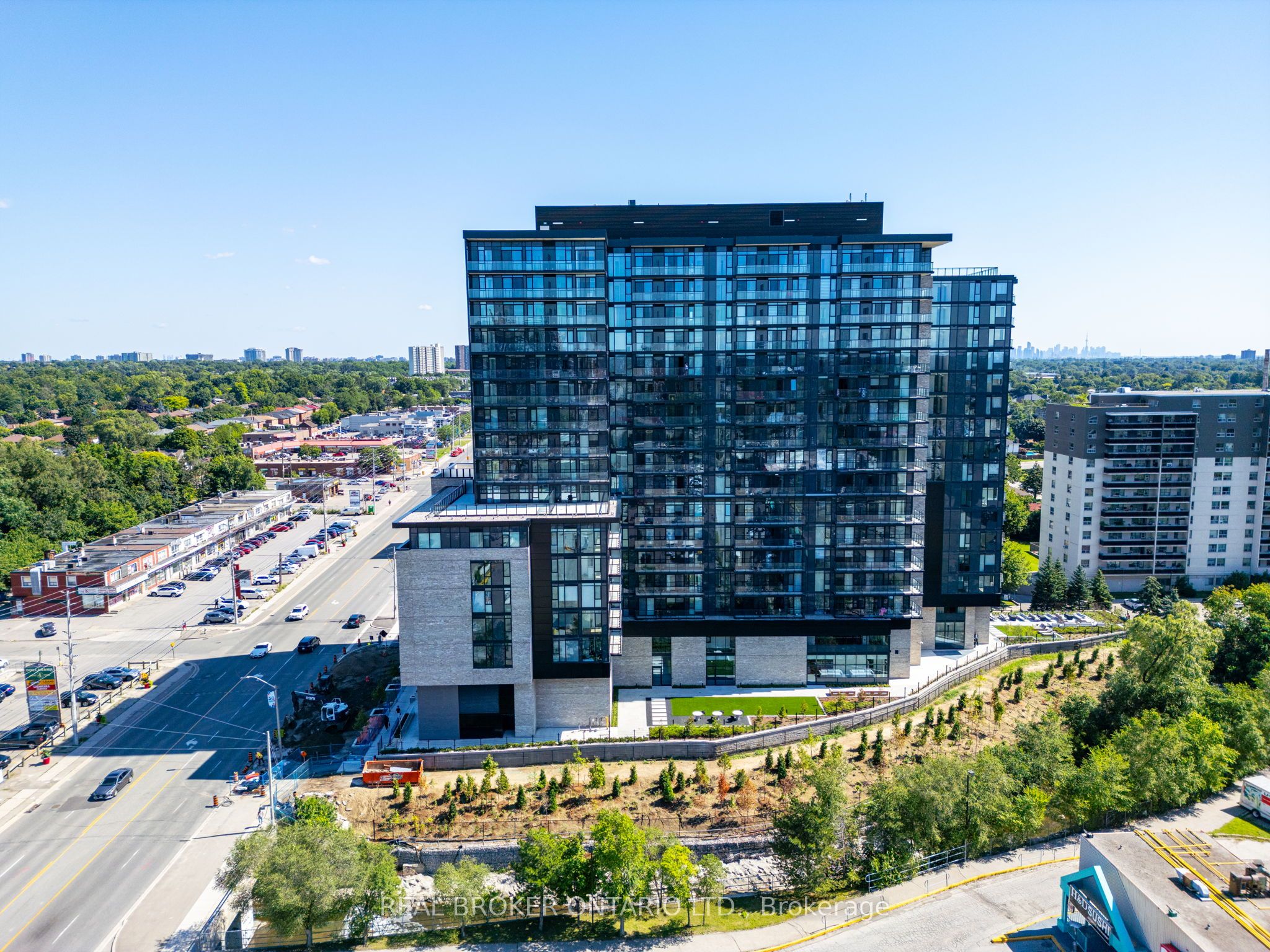 86 Dundas Street E 1602, Mississauga, ON L5A 0B1 photo 4