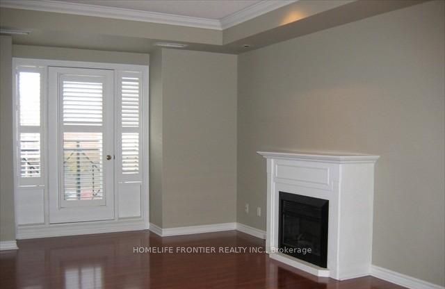 3351 Cawthra Road 402, Mississauga, ON L5A 4N5 photo 3
