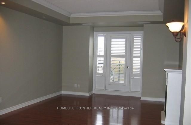 3351 Cawthra Road 402, Mississauga, ON L5A 4N5 photo 4