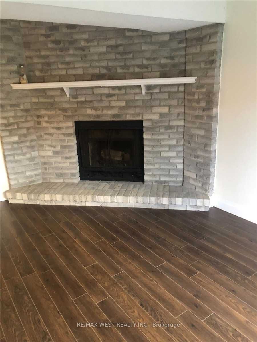 2295 Marine Drive 8, Oakville, ON L6L 1C2 photo 3