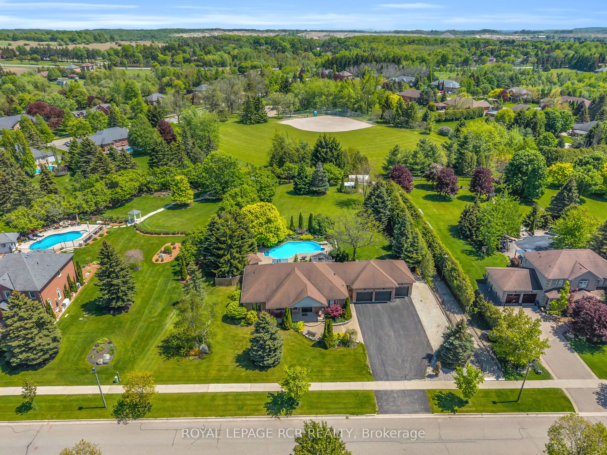 5 Massari Street, Caledon, ON L7K 0B6 photo 3