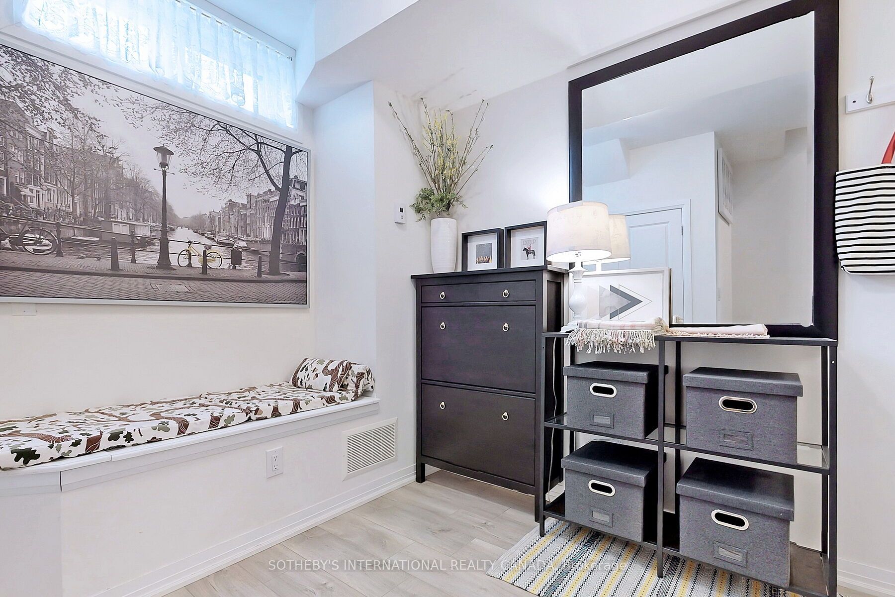 27 Thomas Mulholland Drive, Toronto, ON M3K 0A8 photo 3