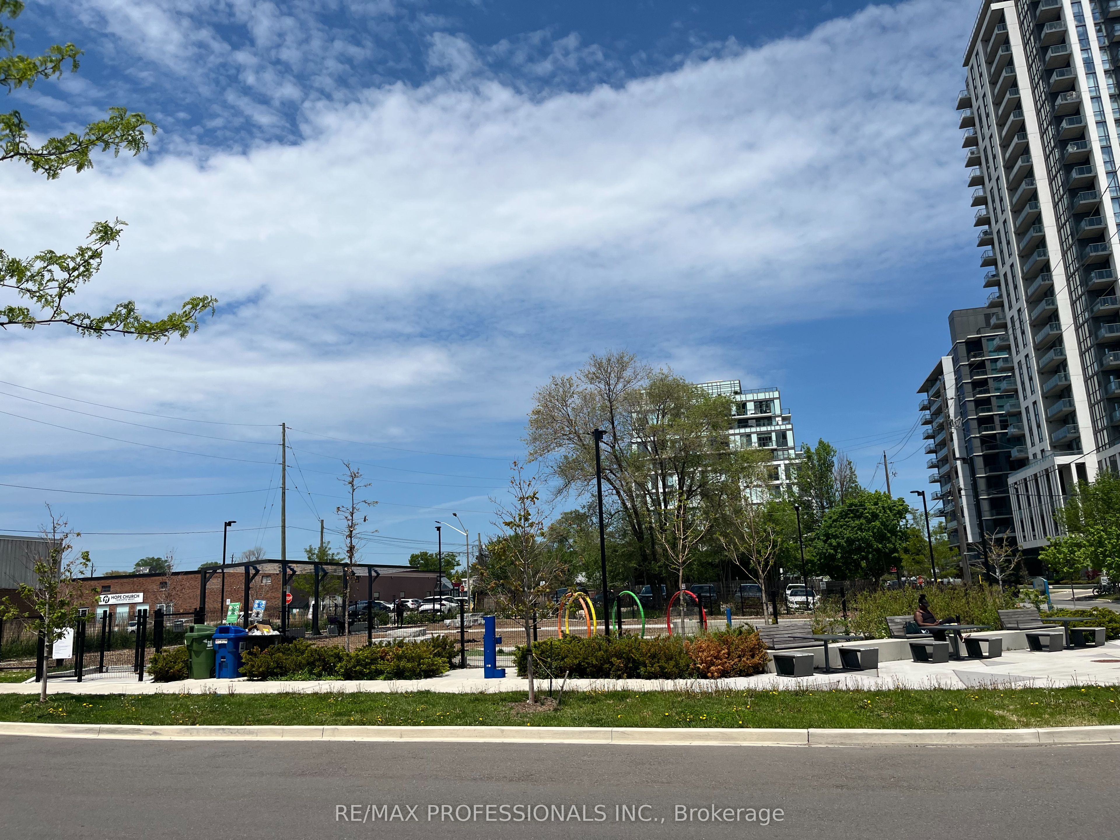 36 Zorra Street 3009, Toronto, ON M8Z 0G5 photo 4