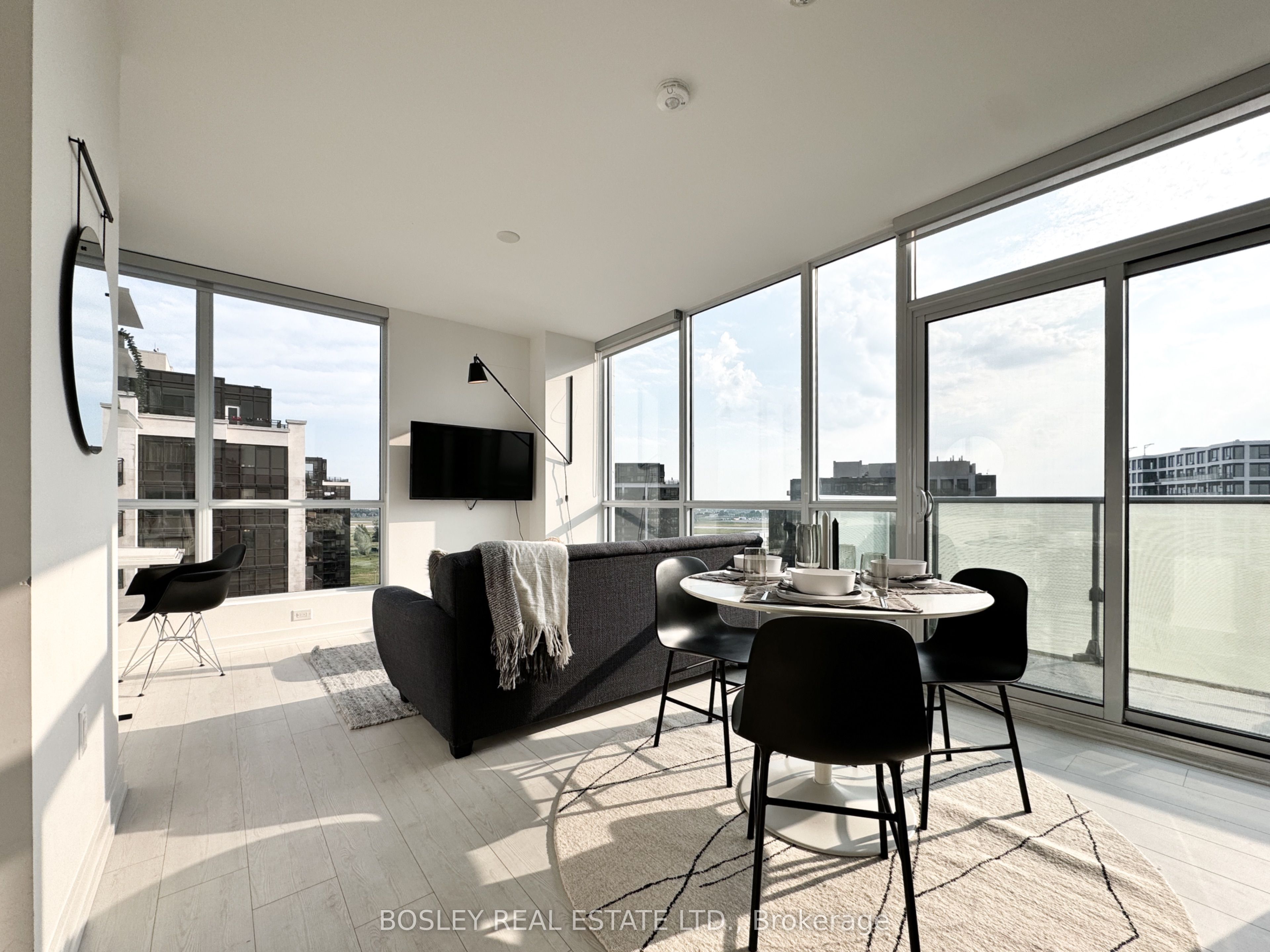 10 De Boers Drive 1313, Toronto, ON M3J 0L6