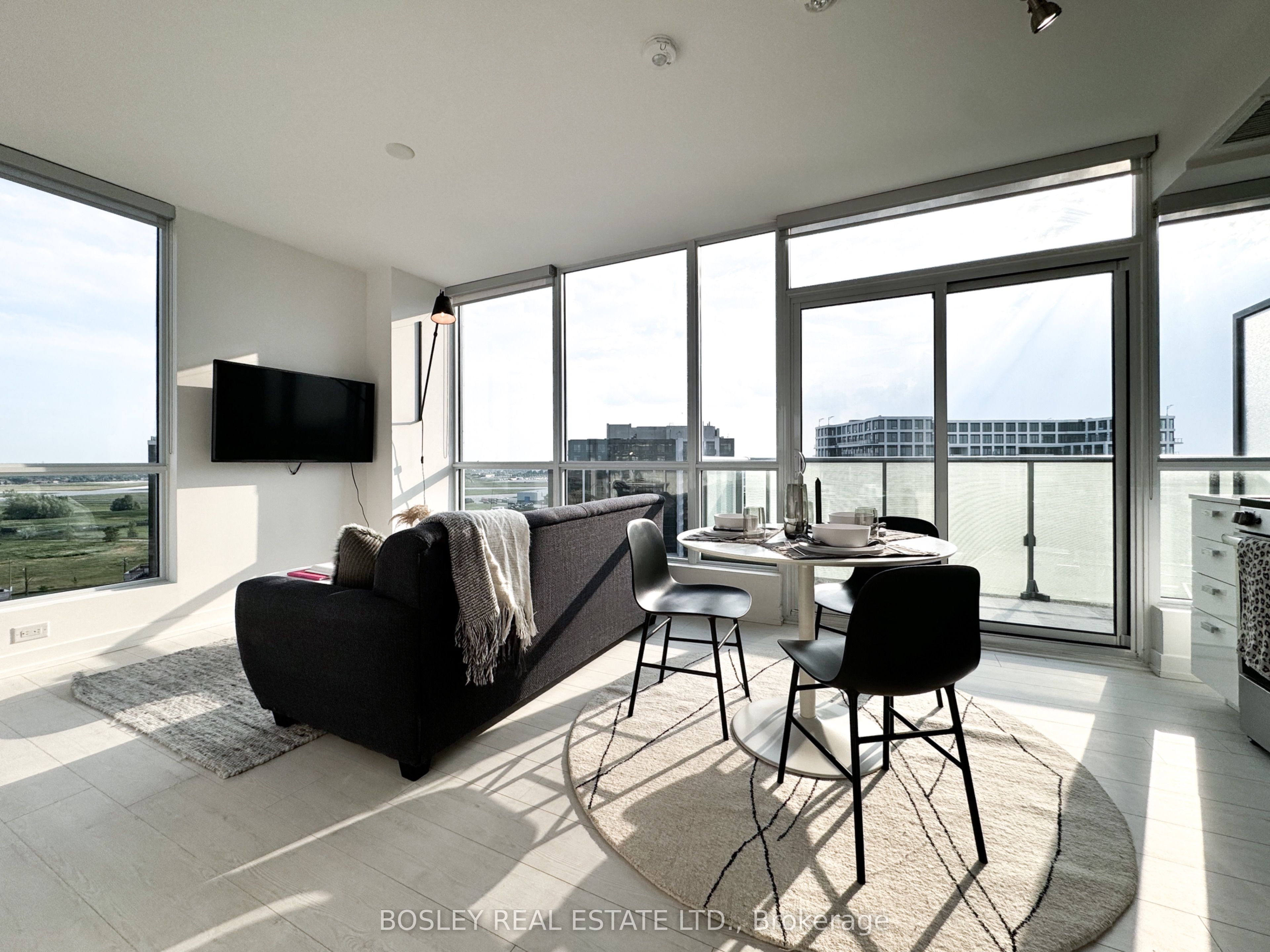 10 De Boers Drive 1313, Toronto, ON M3J 0L6 photo 2
