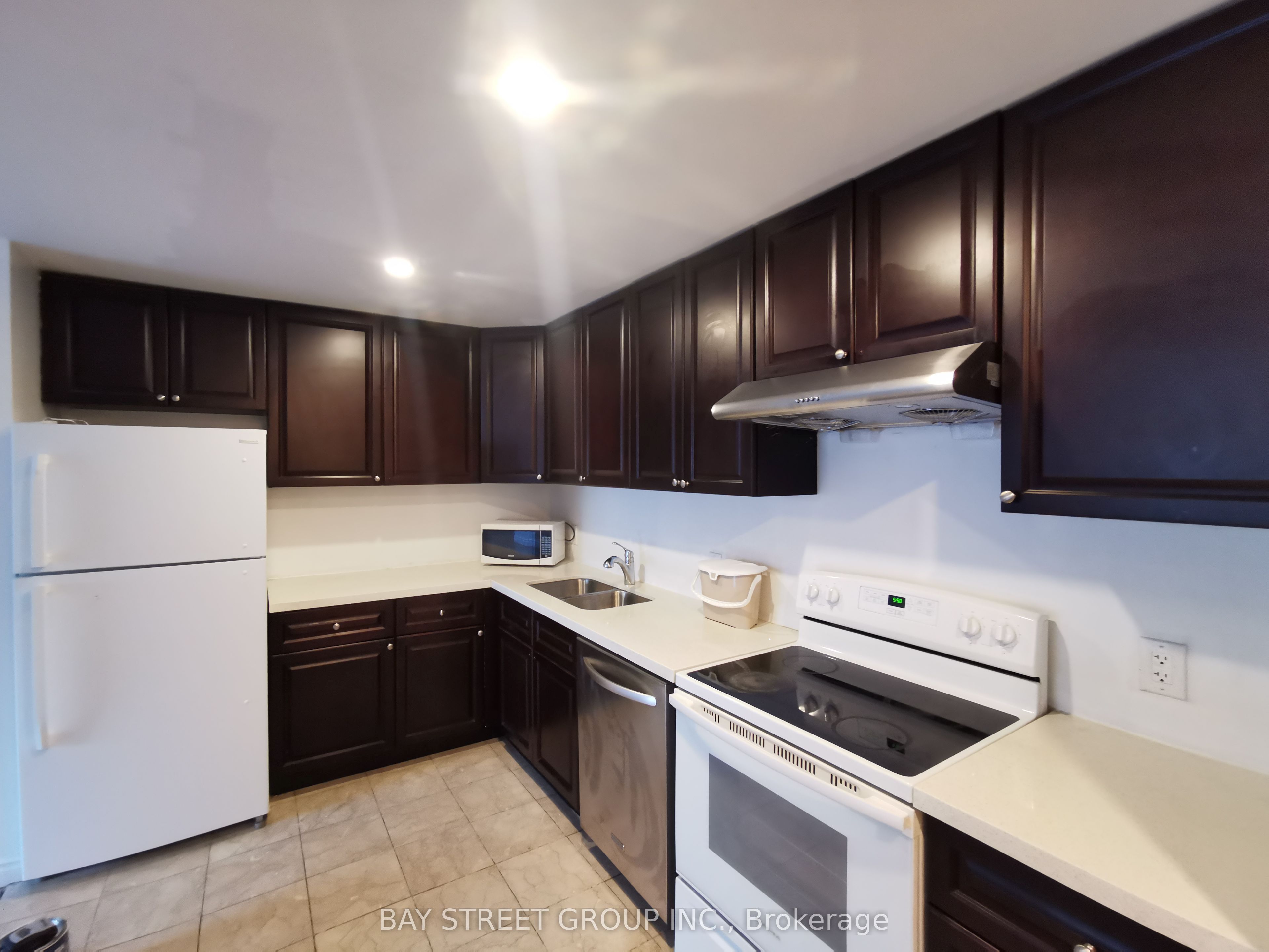 1546 Jane Street 2nd Flr, Toronto, ON M9N 2R5 photo 2
