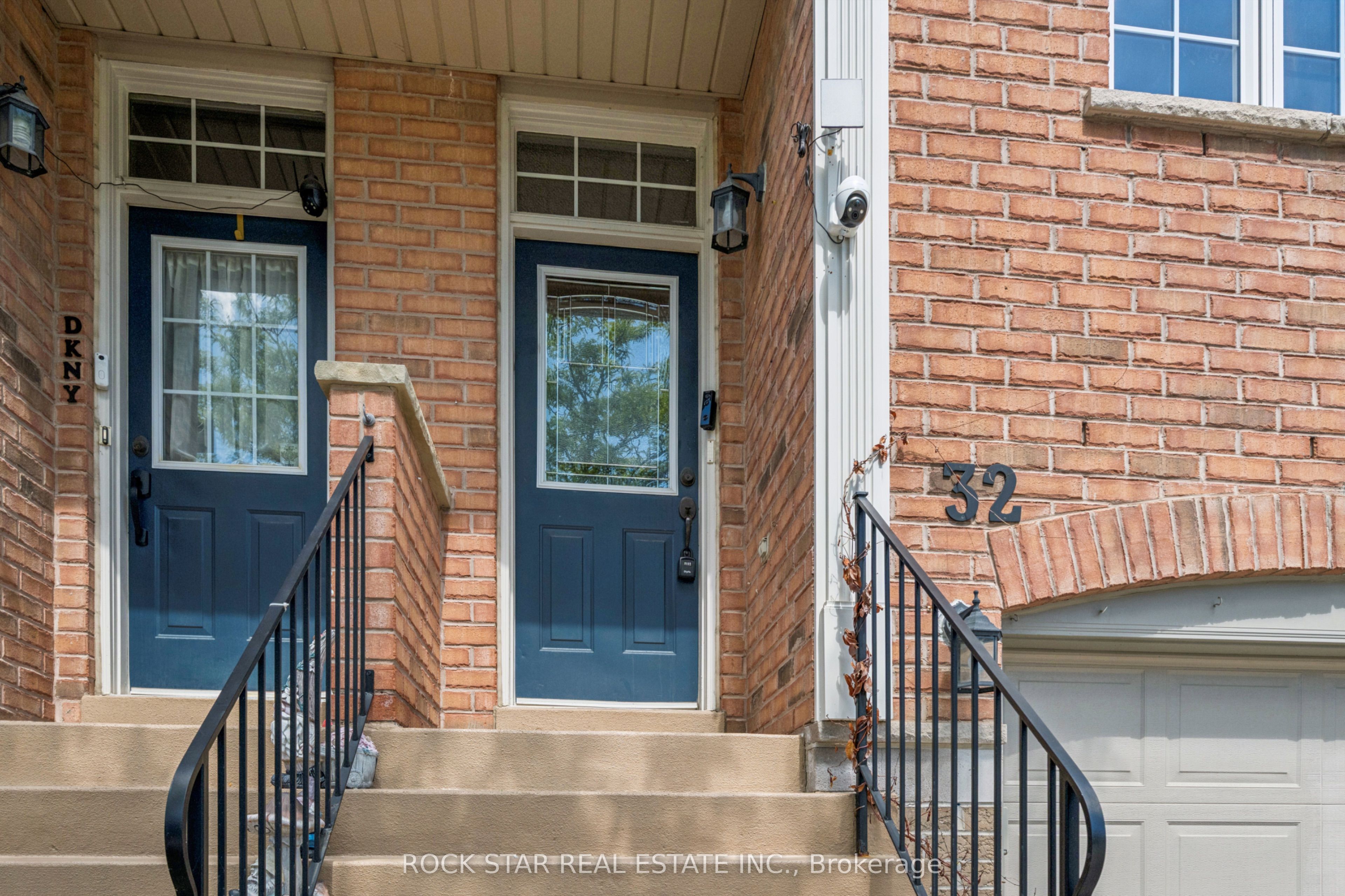 5055 Heatherleigh Avenue 32, Mississauga, ON L5V 2R6 photo 3