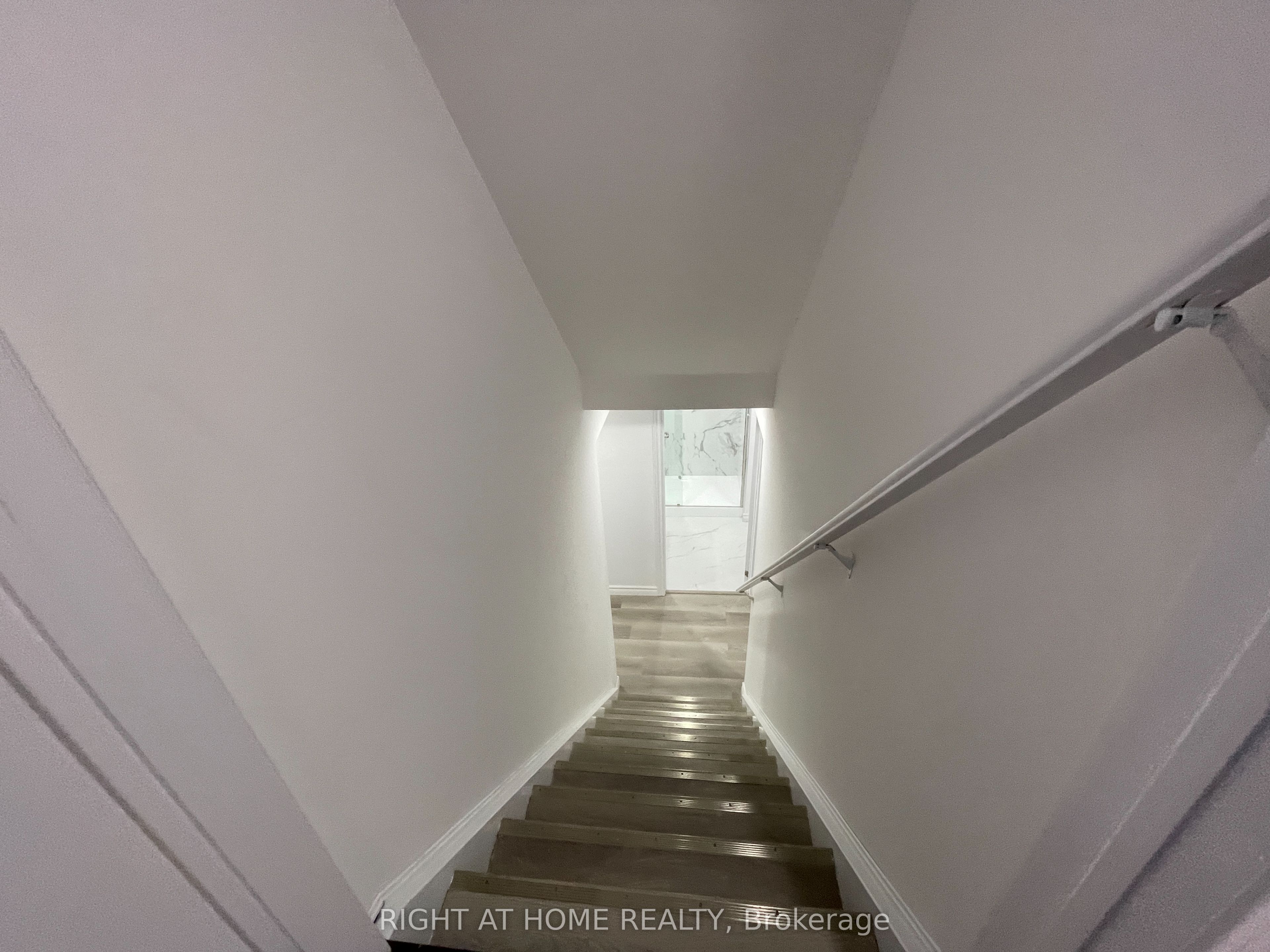 58 Meadowcrest Lane #Lower, Brampton, ON L7A 0V7 photo 2