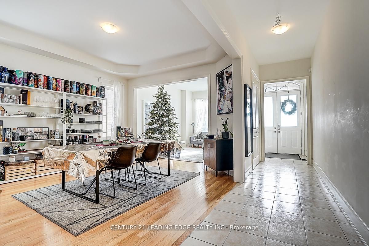 455 Threshing Mill Boulevard, Oakville, ON L6H 0T4 photo 4