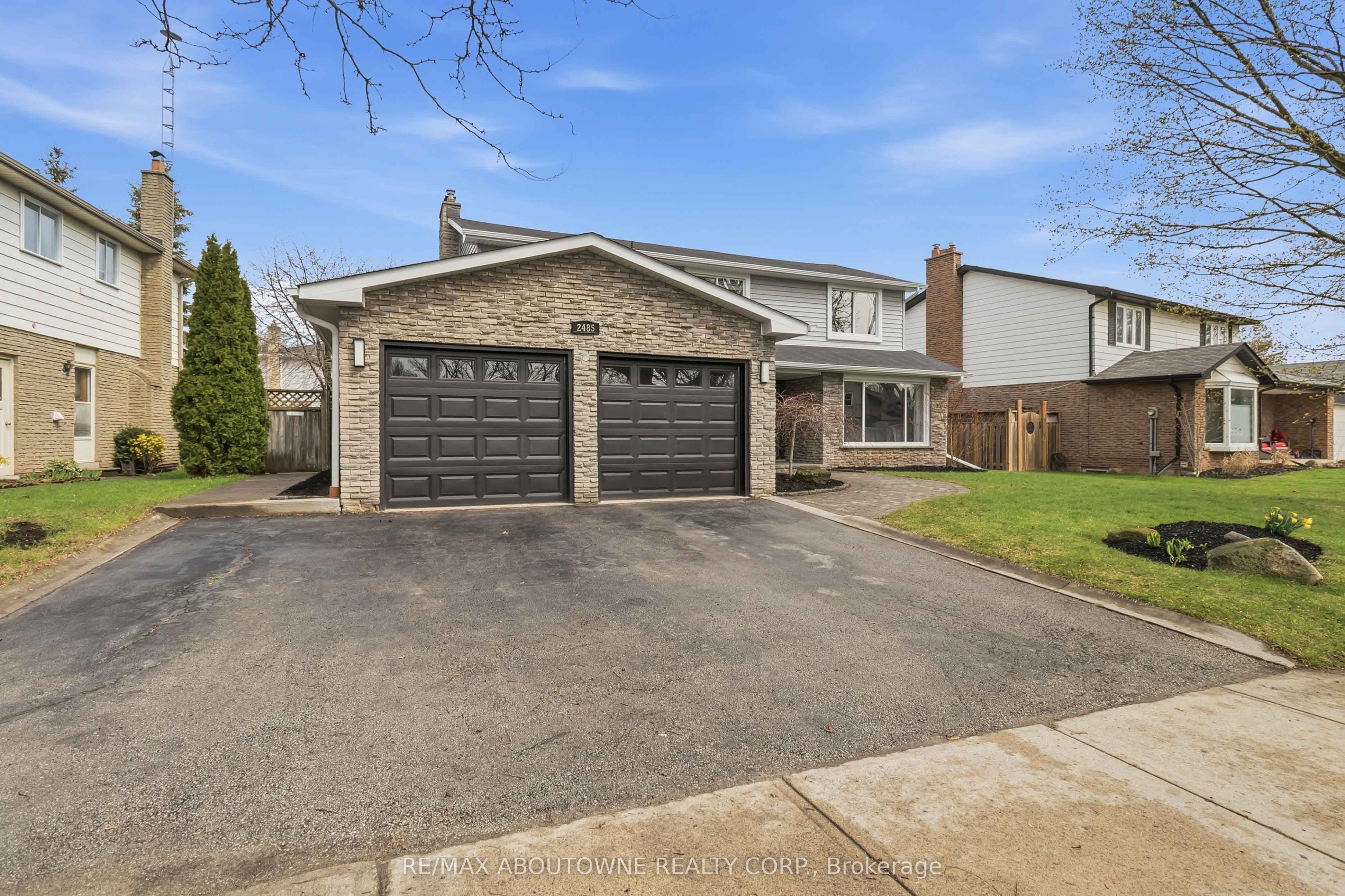 2485 Woburn Crescent, Oakville, ON L6L 5E8